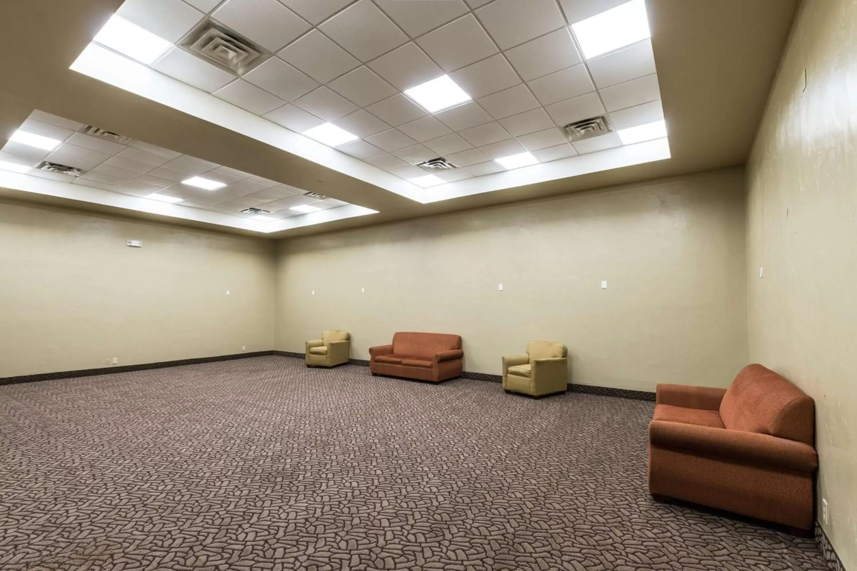 Photo of the whole room, Banquet Facilities in Studio 6-Arlington, TX