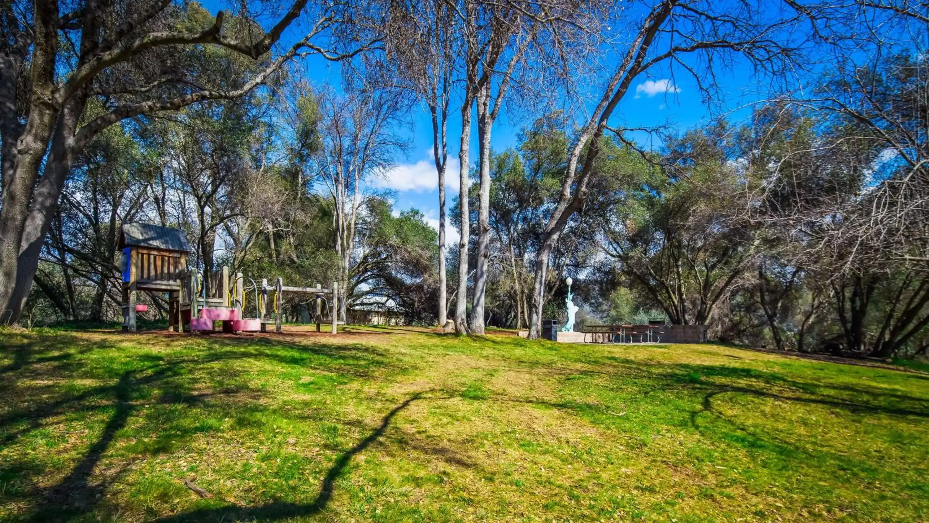 On site, Garden in Best Western Plus Yosemite Gateway Inn