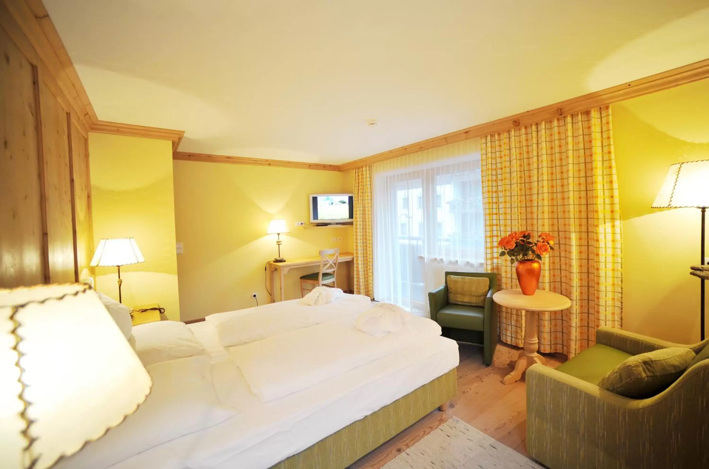 Photo of the whole room, Bed in Thermal-Badhotel Kirchler