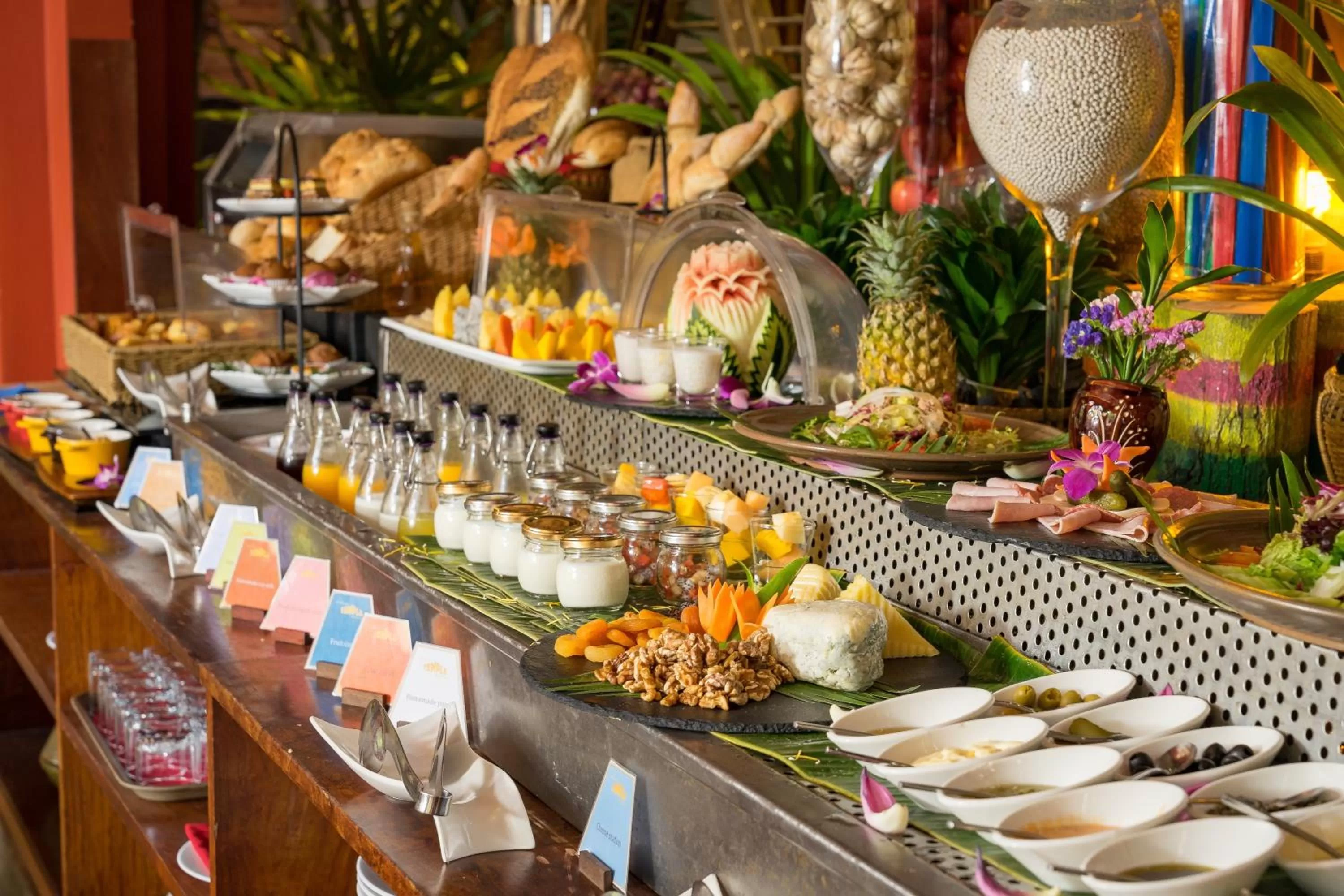 Restaurant/places to eat in Golden Temple Residence