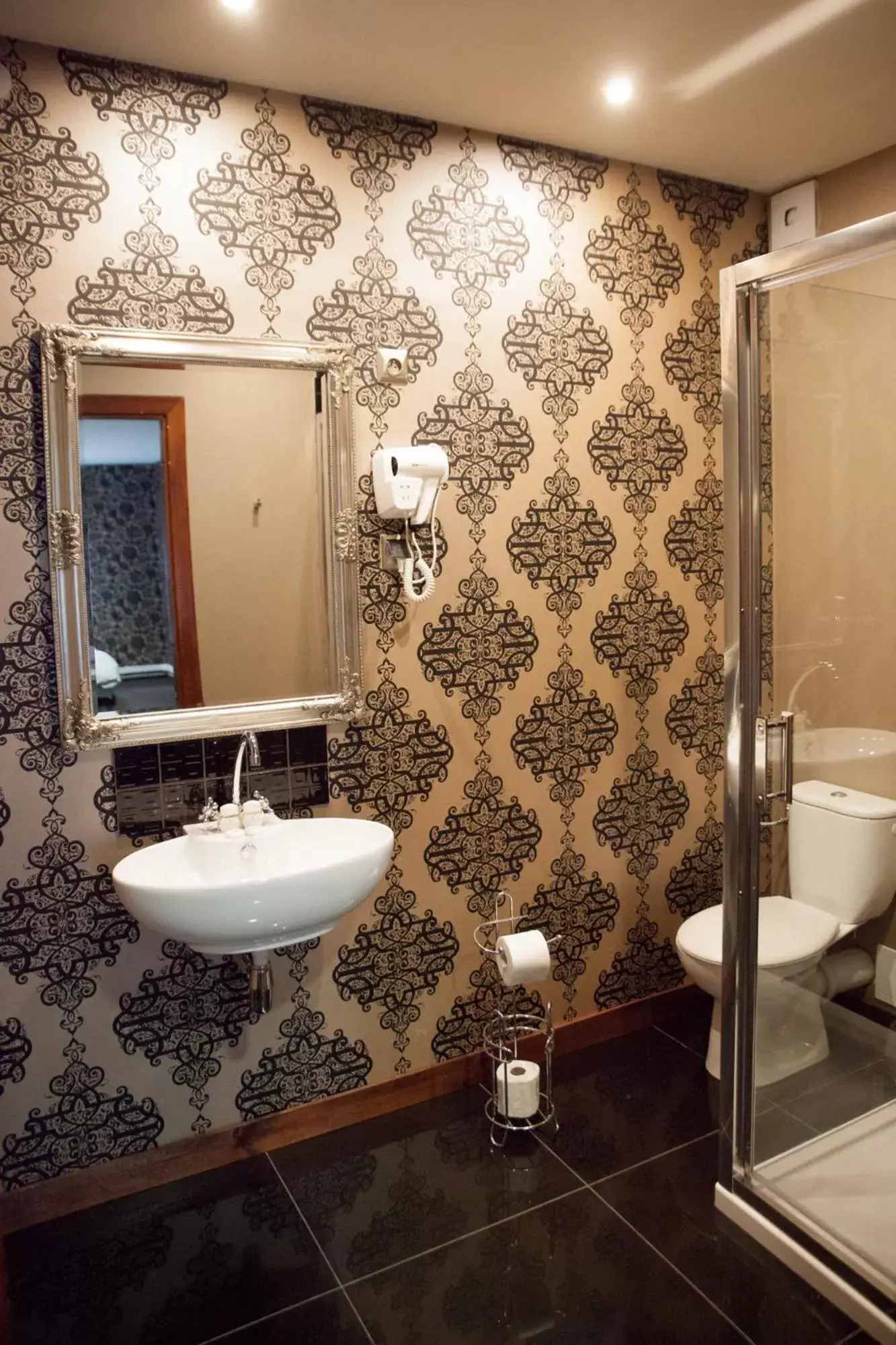 Double Room with Two Single Beds in Matejki 8 Double Room with Two Single Beds in Matejki 8