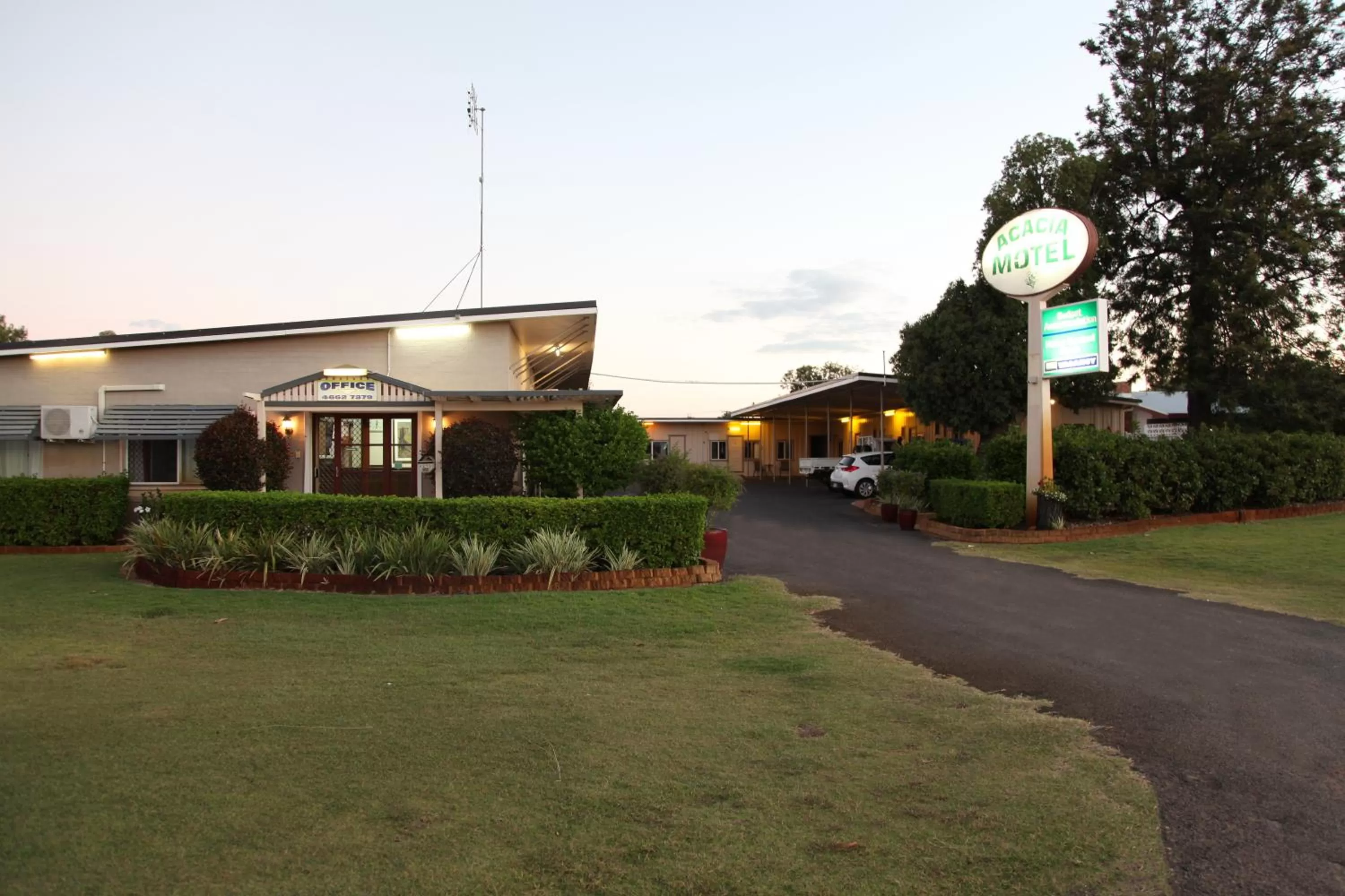 Acacia Motel