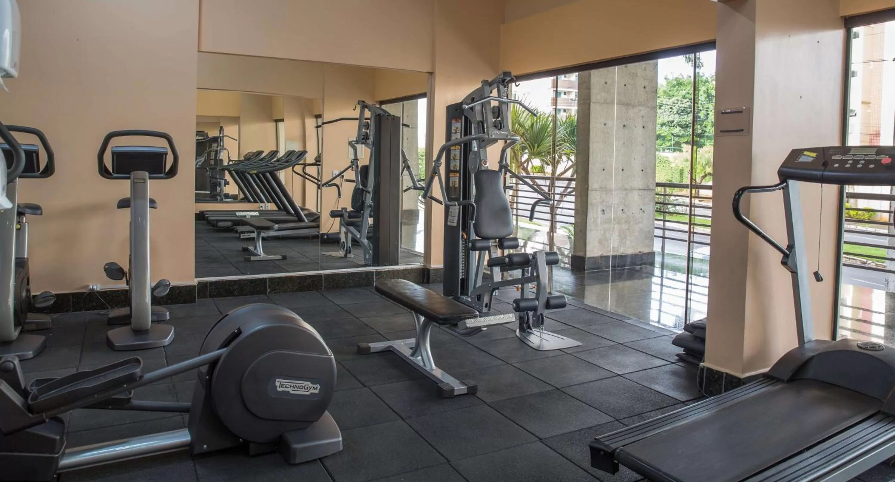 Fitness centre/facilities in Best Western Suites Le Jardin Caldas Novas