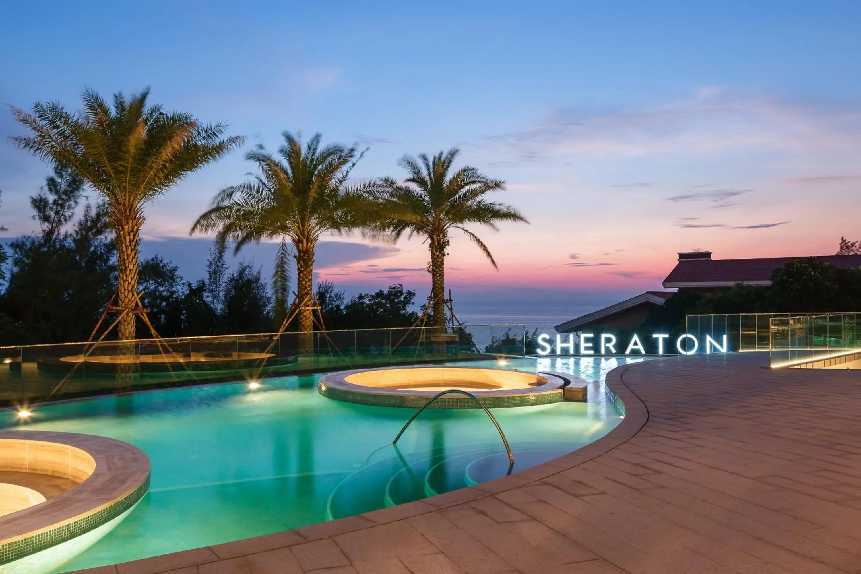 Swimming Pool in Sheraton Beihai Resort