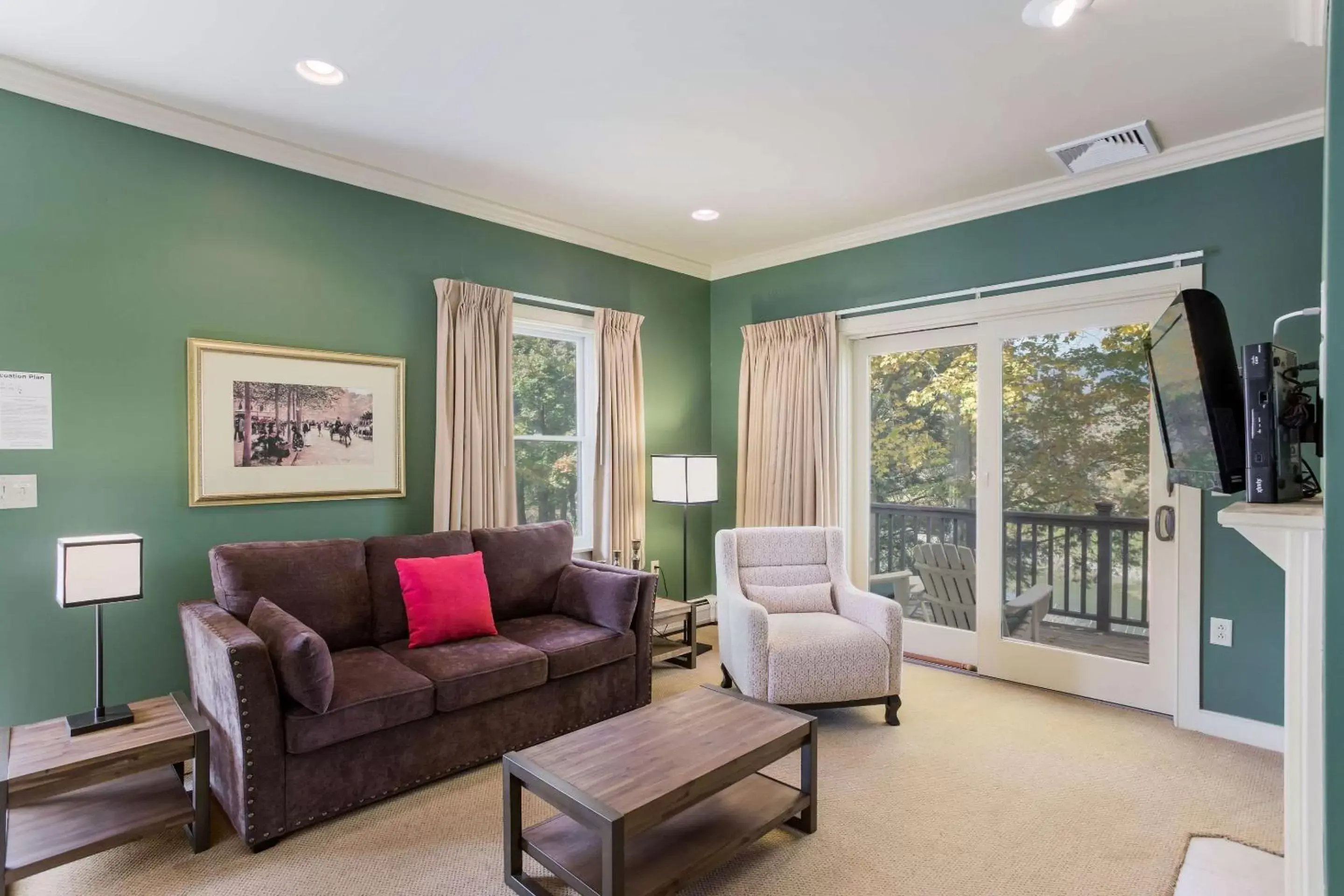 Photo of the whole room, Seating Area in The Palmer House Resort, Ascend Hotel Collection