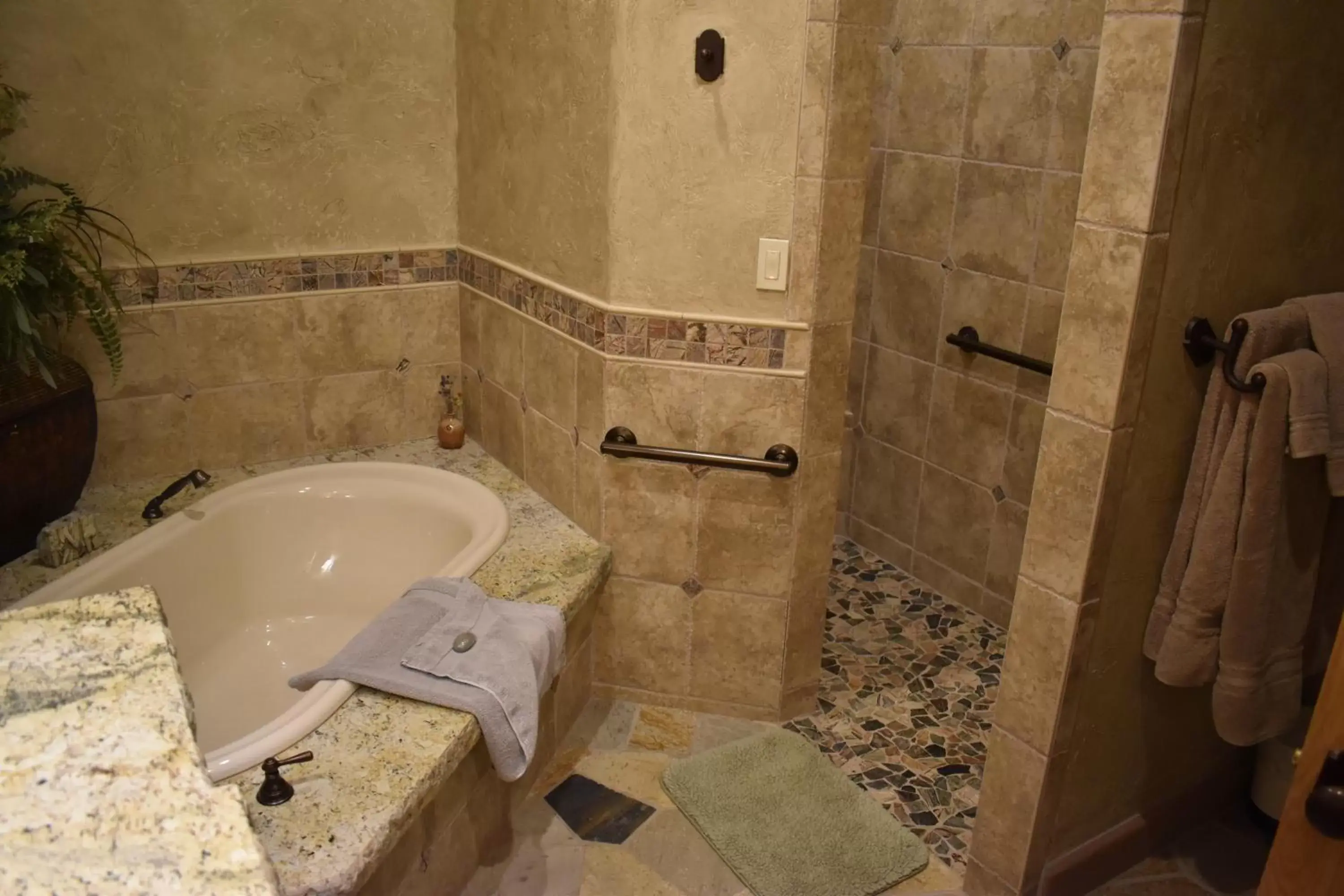 Bathroom in Cougar Ridge