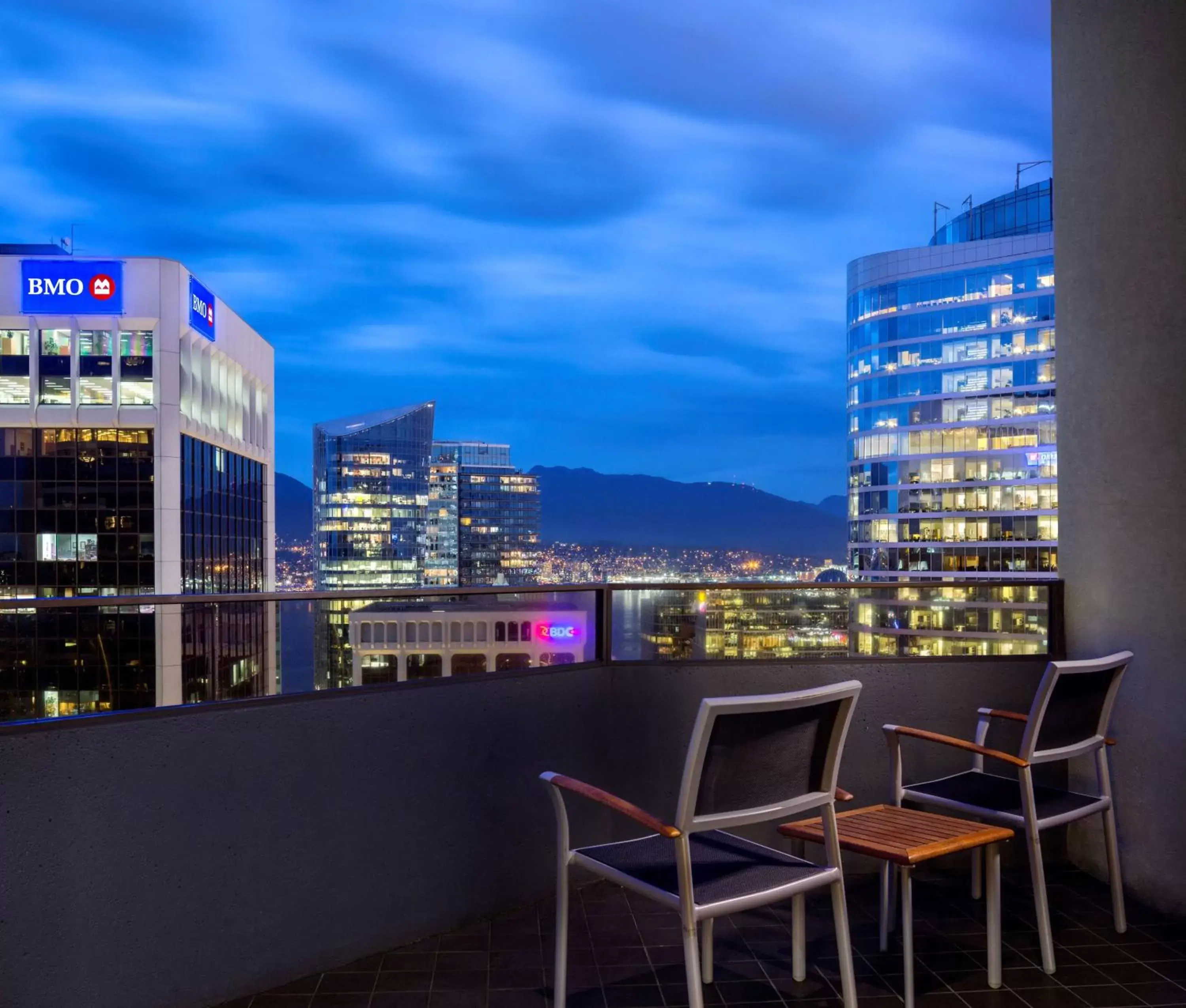 Photo of the whole room in Hyatt Regency Vancouver