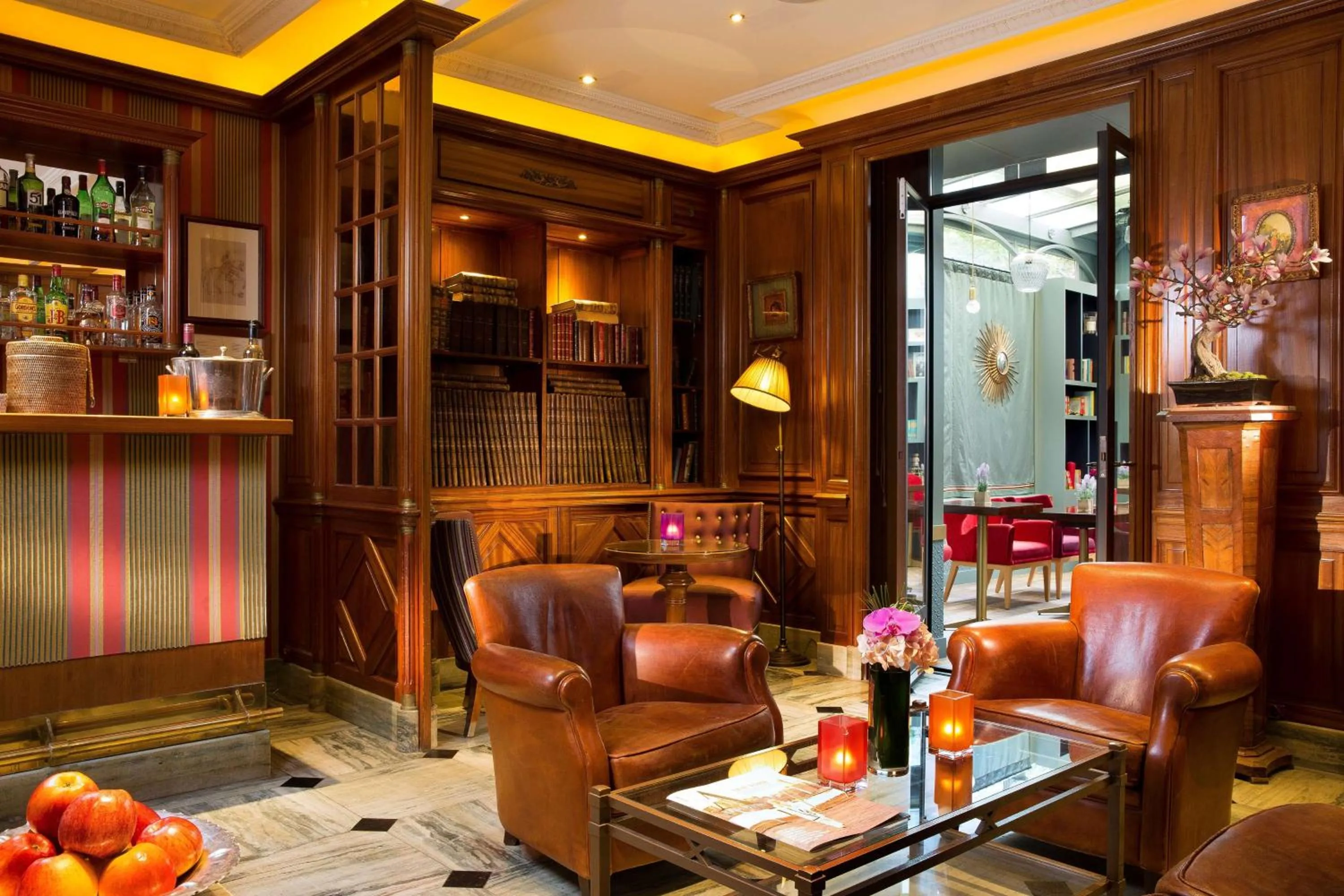 Lounge or bar in Best Western Premier Trocadero La Tour
