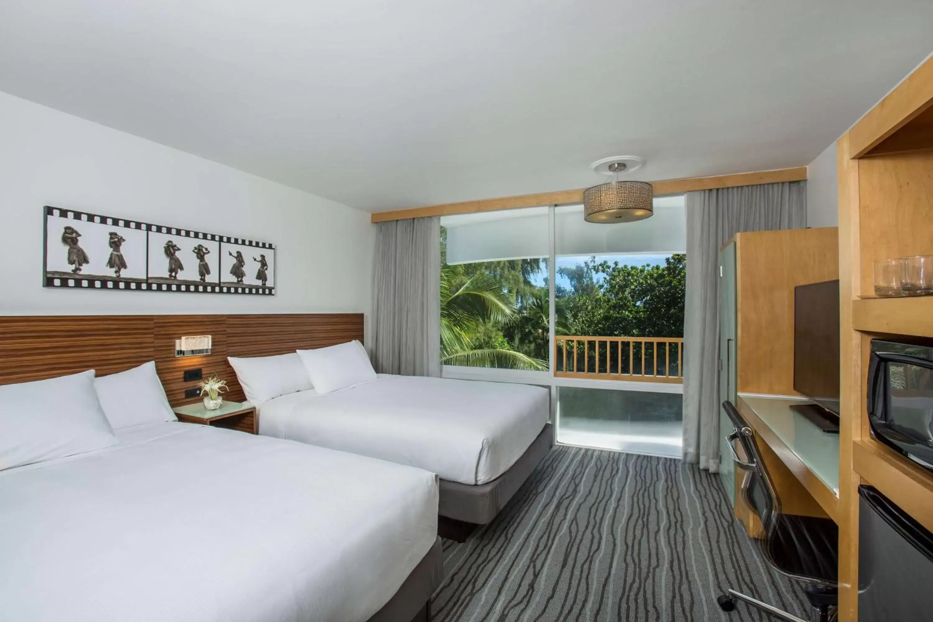 Bed in Grand Naniloa Hotel, a Doubletree by Hilton