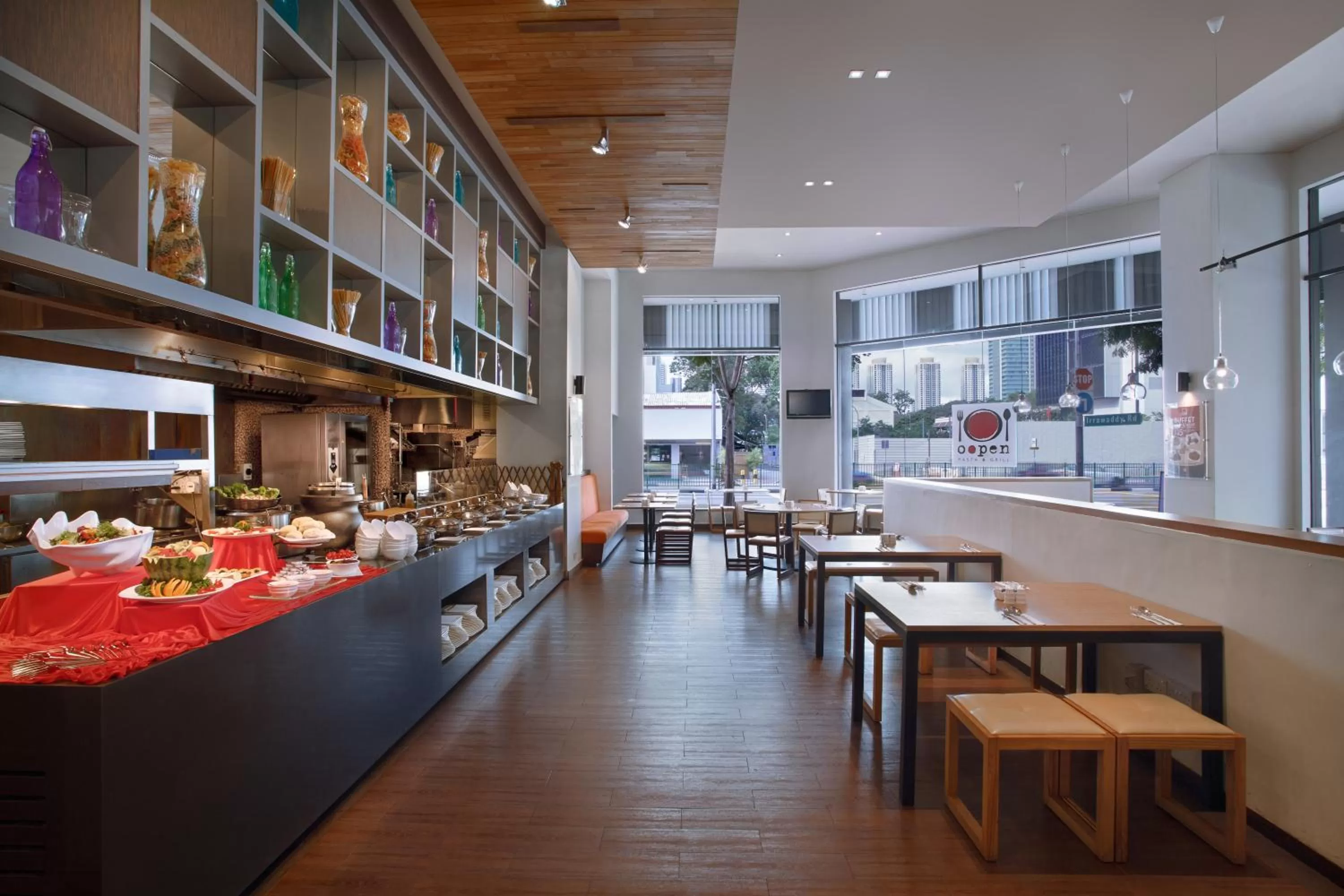 Restaurant/places to eat in Ibis Singapore Novena