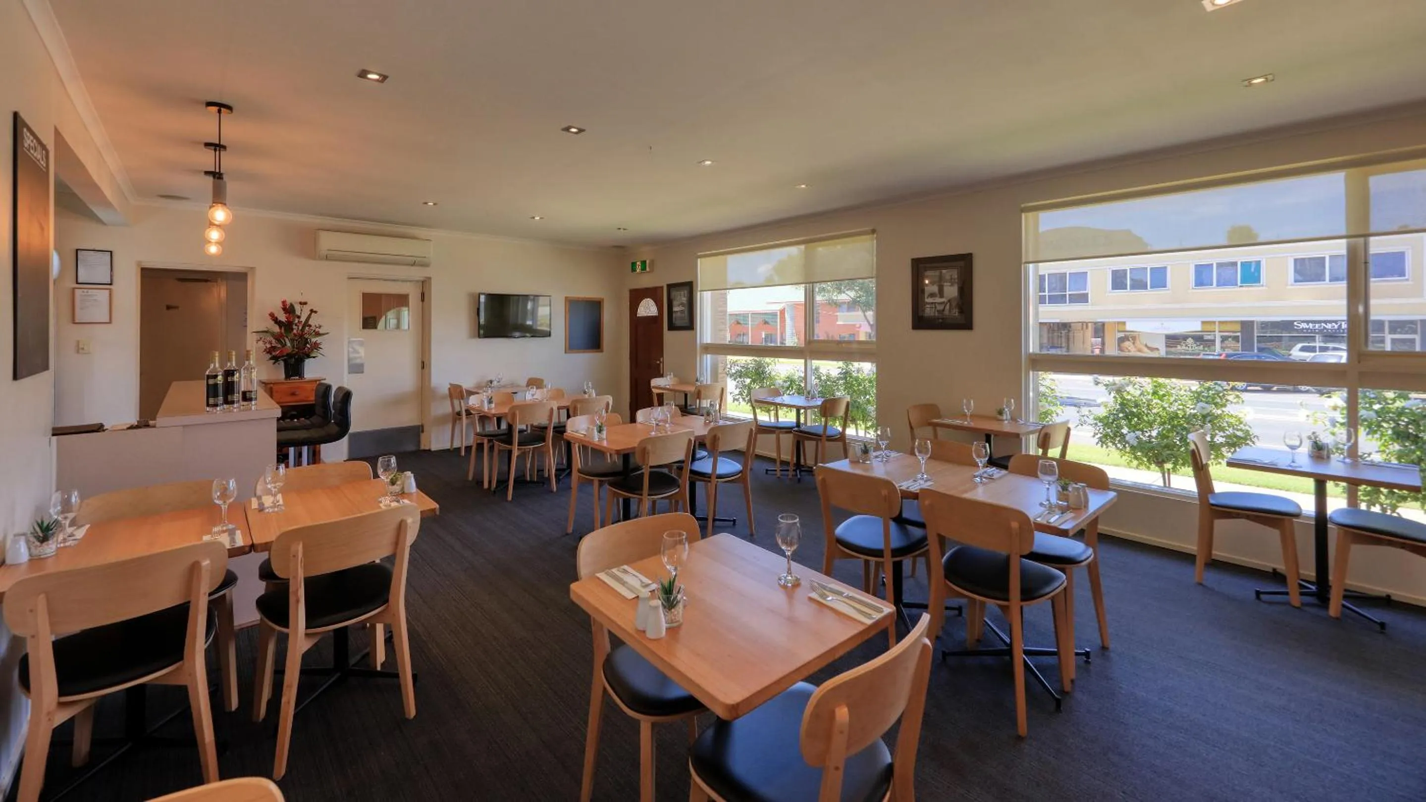 Restaurant/places to eat in Quality Inn Swan Hill