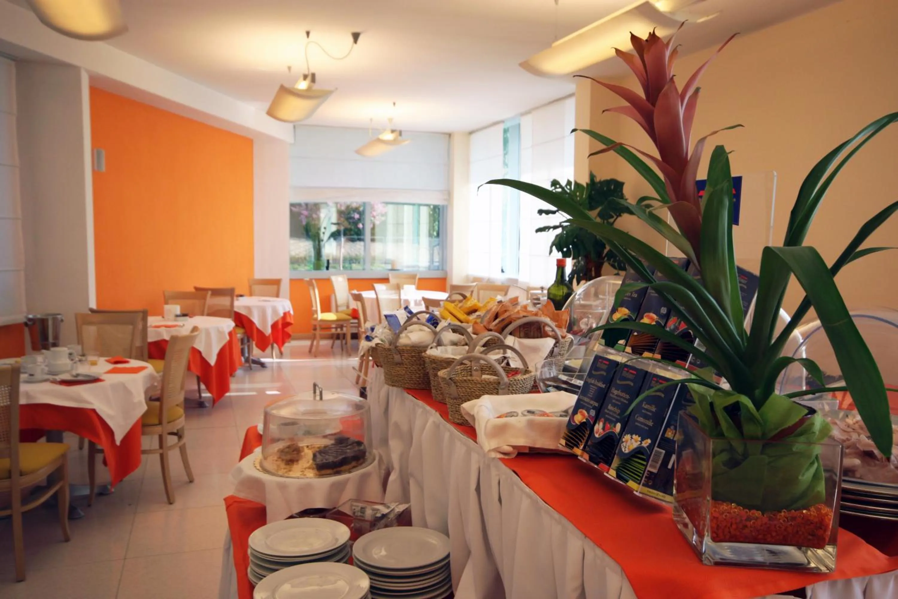 Restaurant/Places to Eat in Executive Bergamo