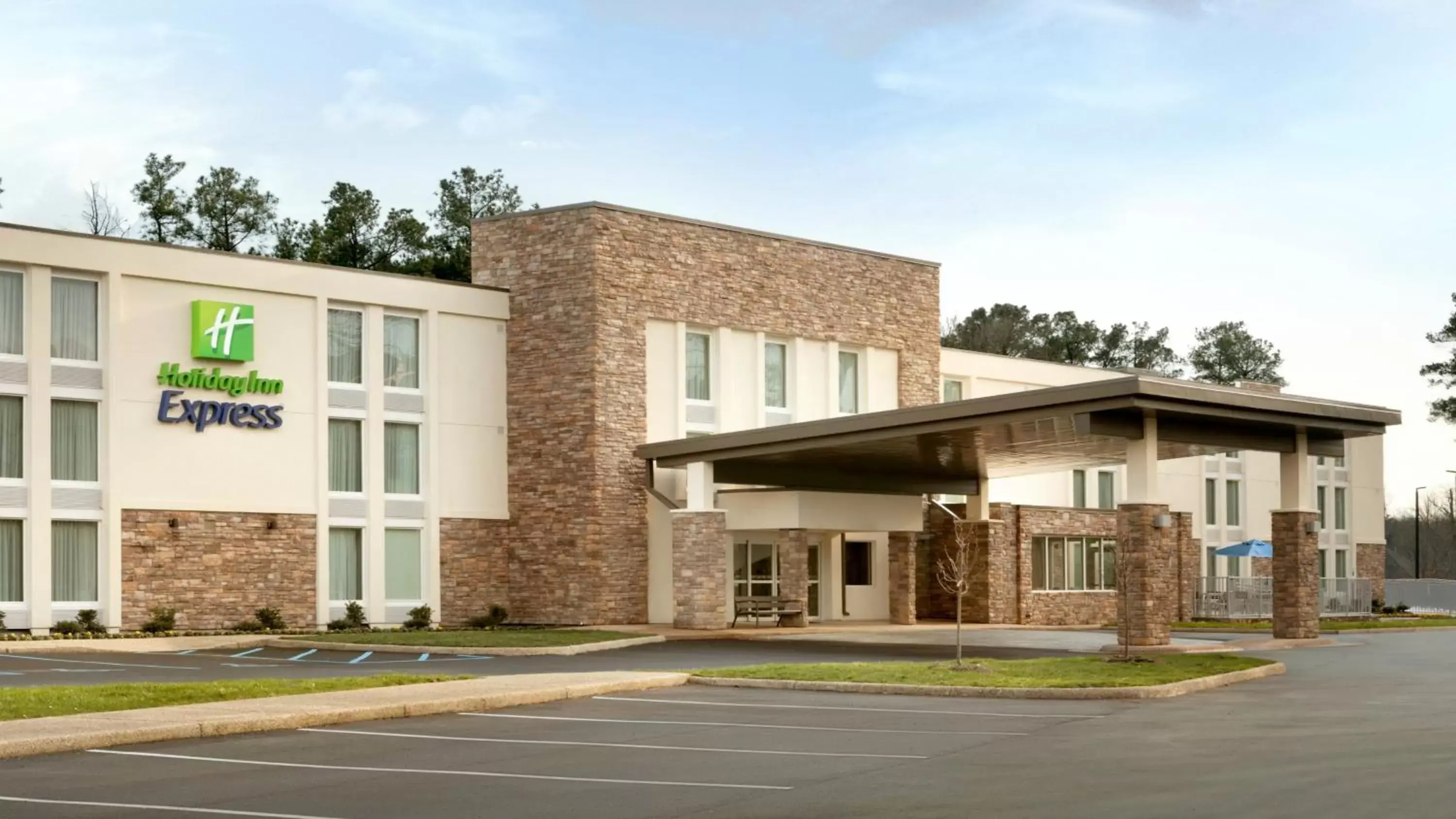 Property Building in Holiday Inn Express - Williamsburg Busch Gardens Area, an IHG Hotel