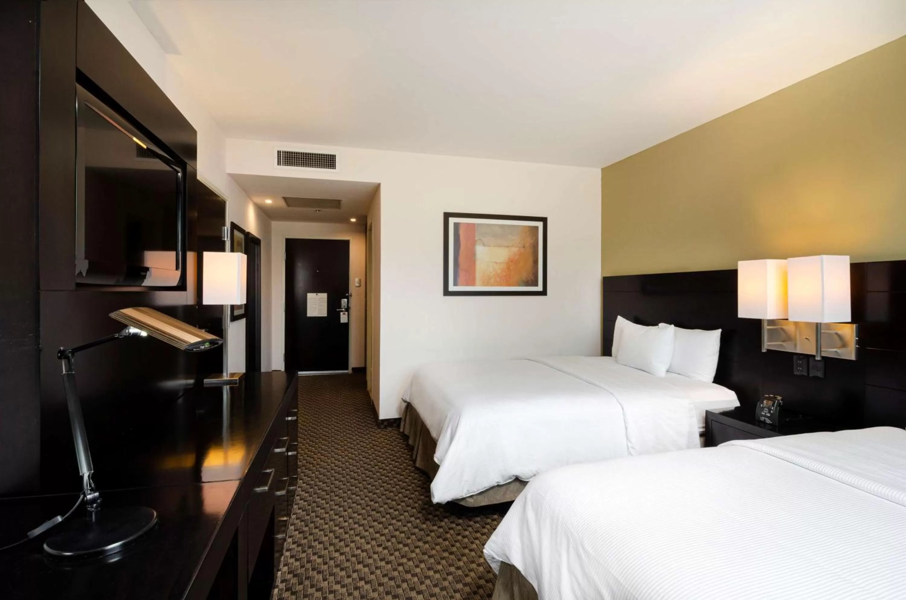 Bedroom, Bed in DoubleTree by Hilton Queretaro