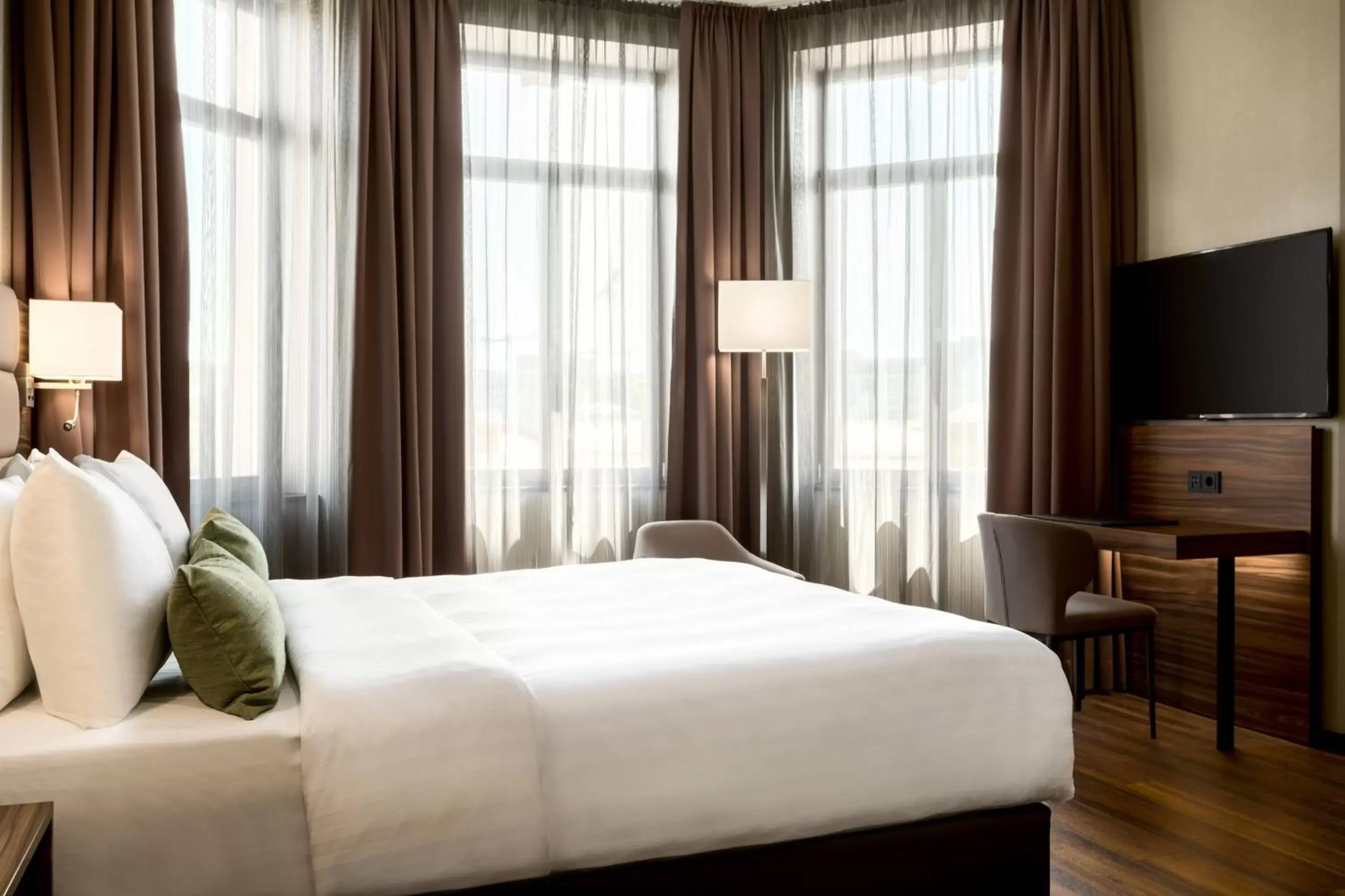 Photo of the whole room, Bed in AC Hotel by Marriott Mainz