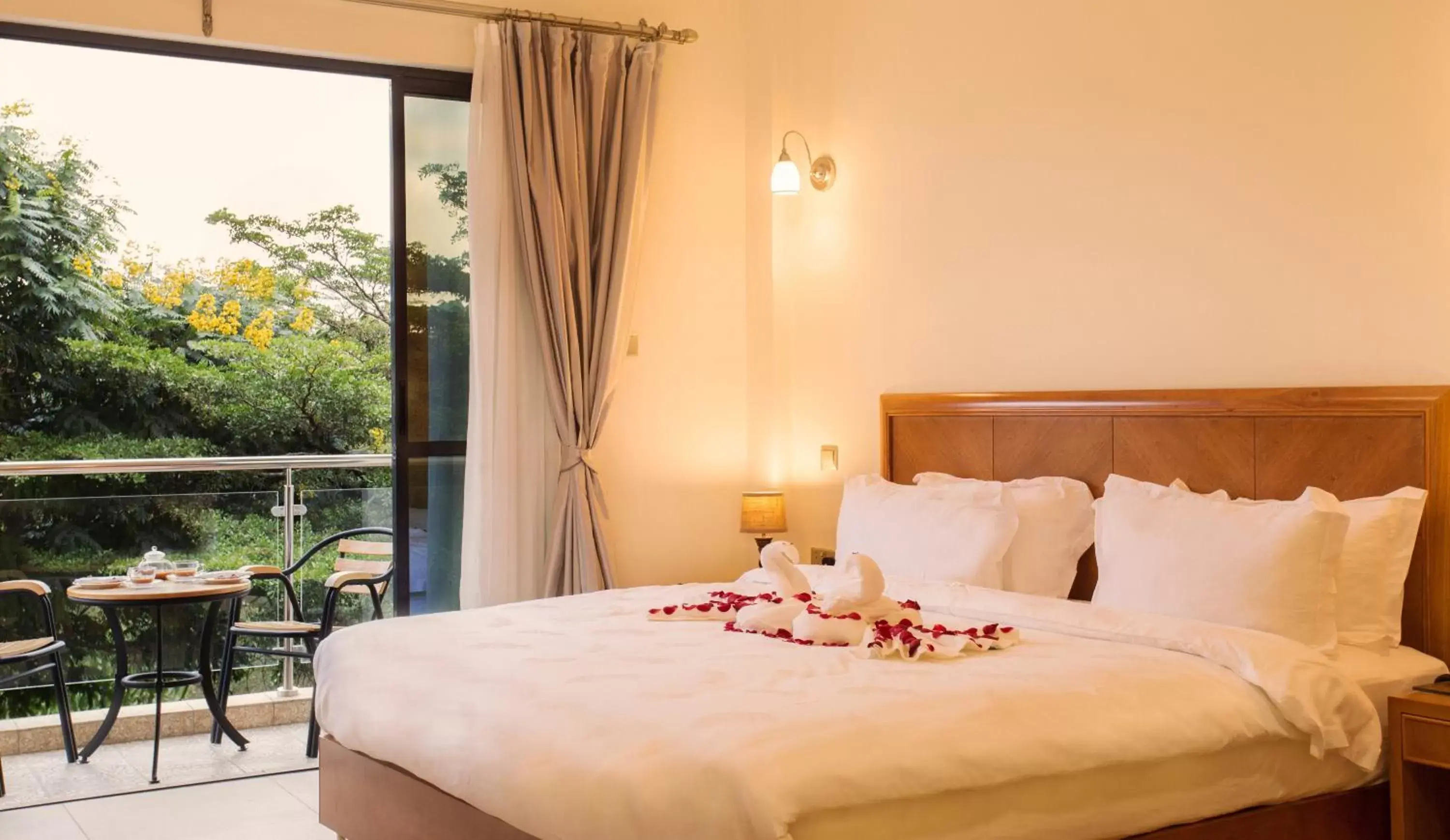 Bed in Lotos Inn & Suites, Nairobi