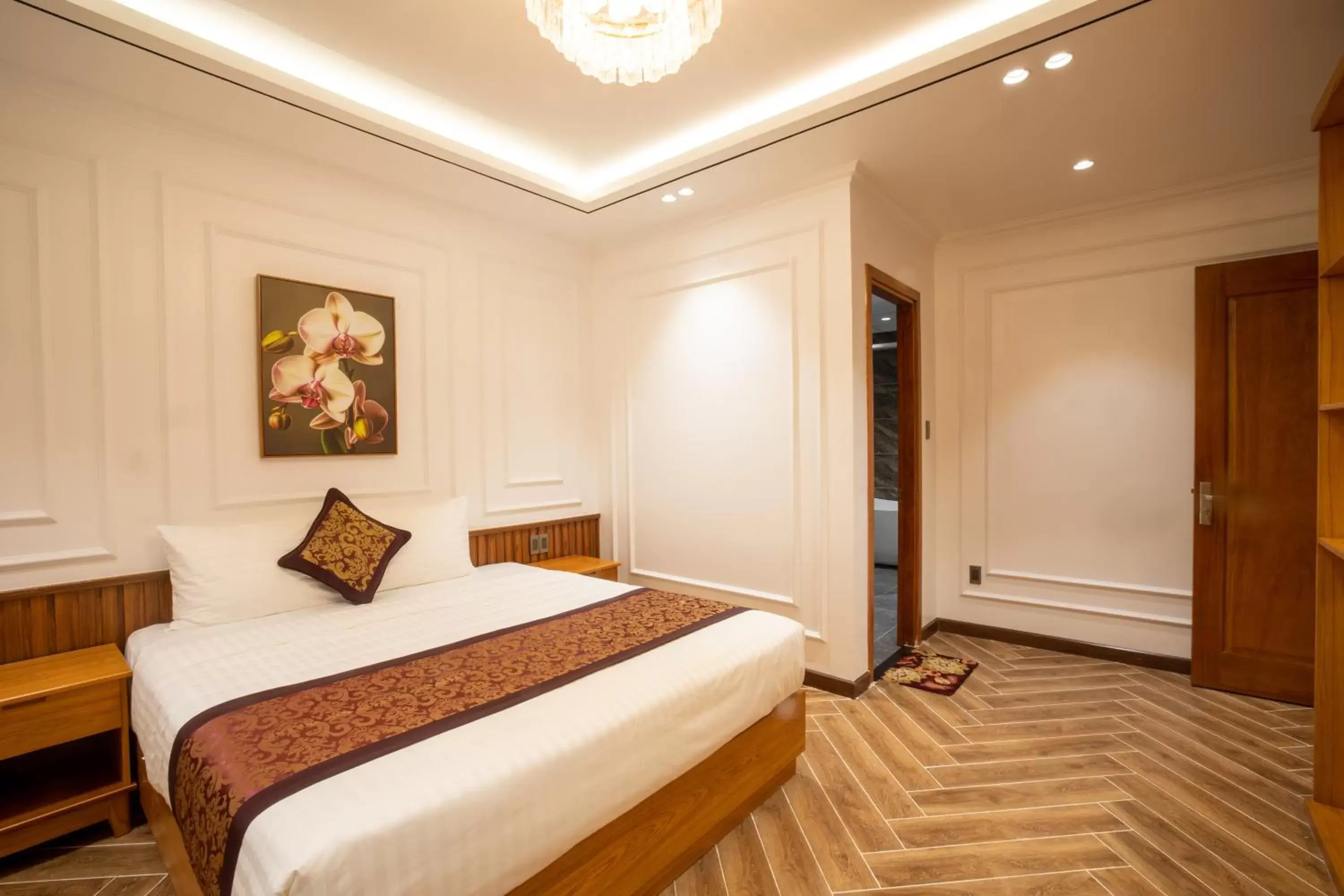 Bedroom, Bed in La Fleur Premium Central Apartment