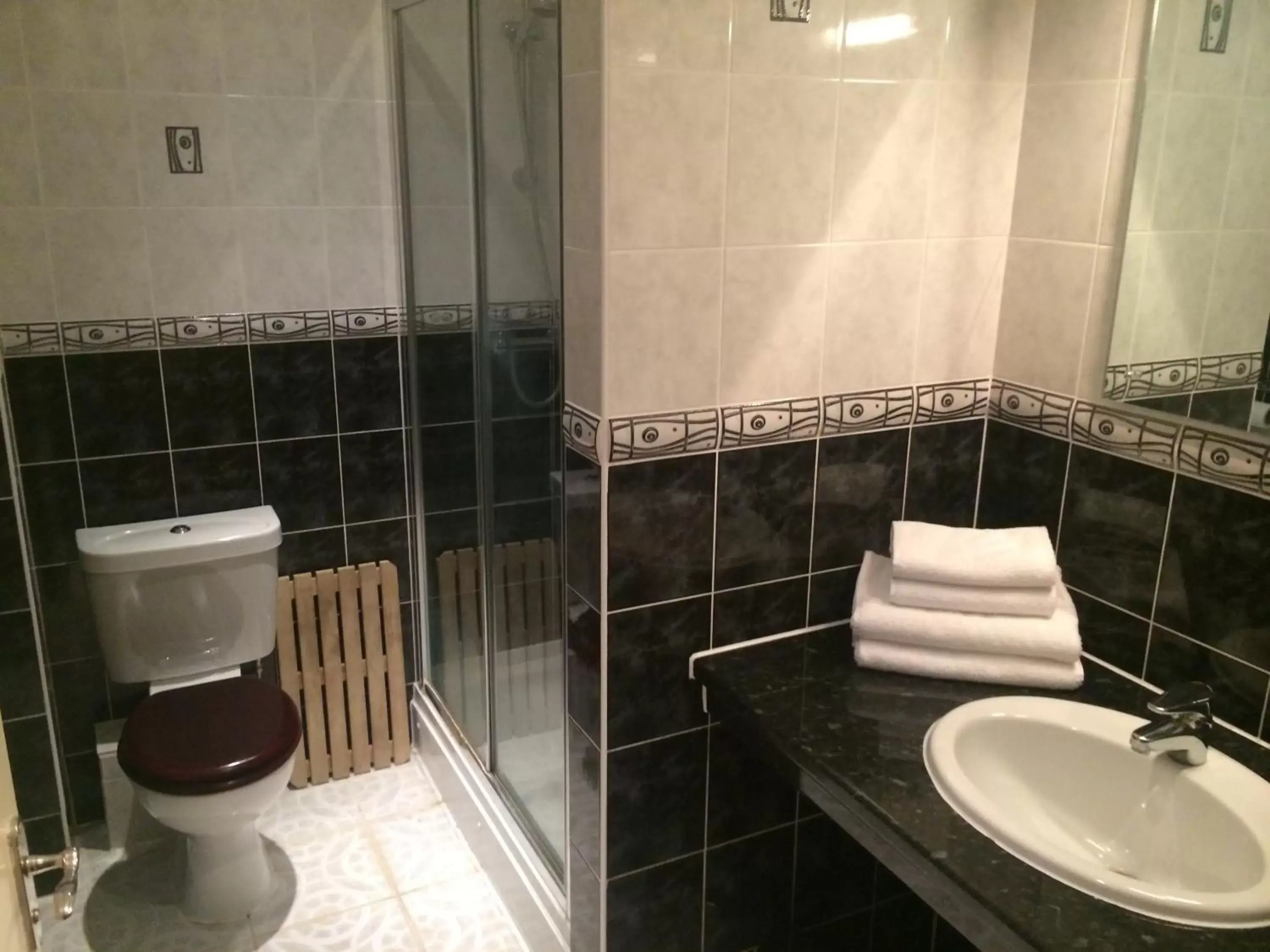 Bathroom in Hunters Lodge Inn