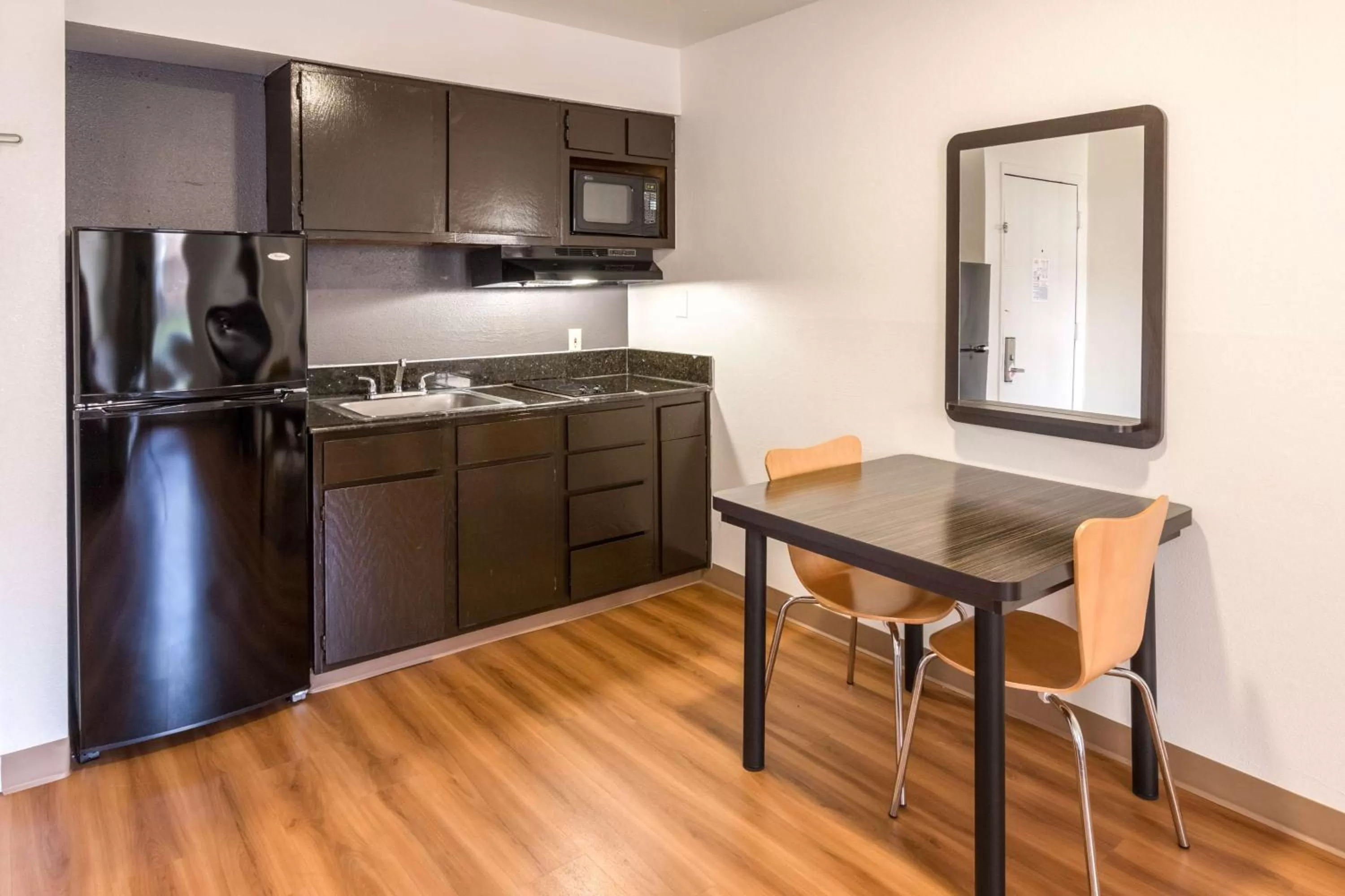 Kitchen or kitchenette in Studio 6-Arlington, TX