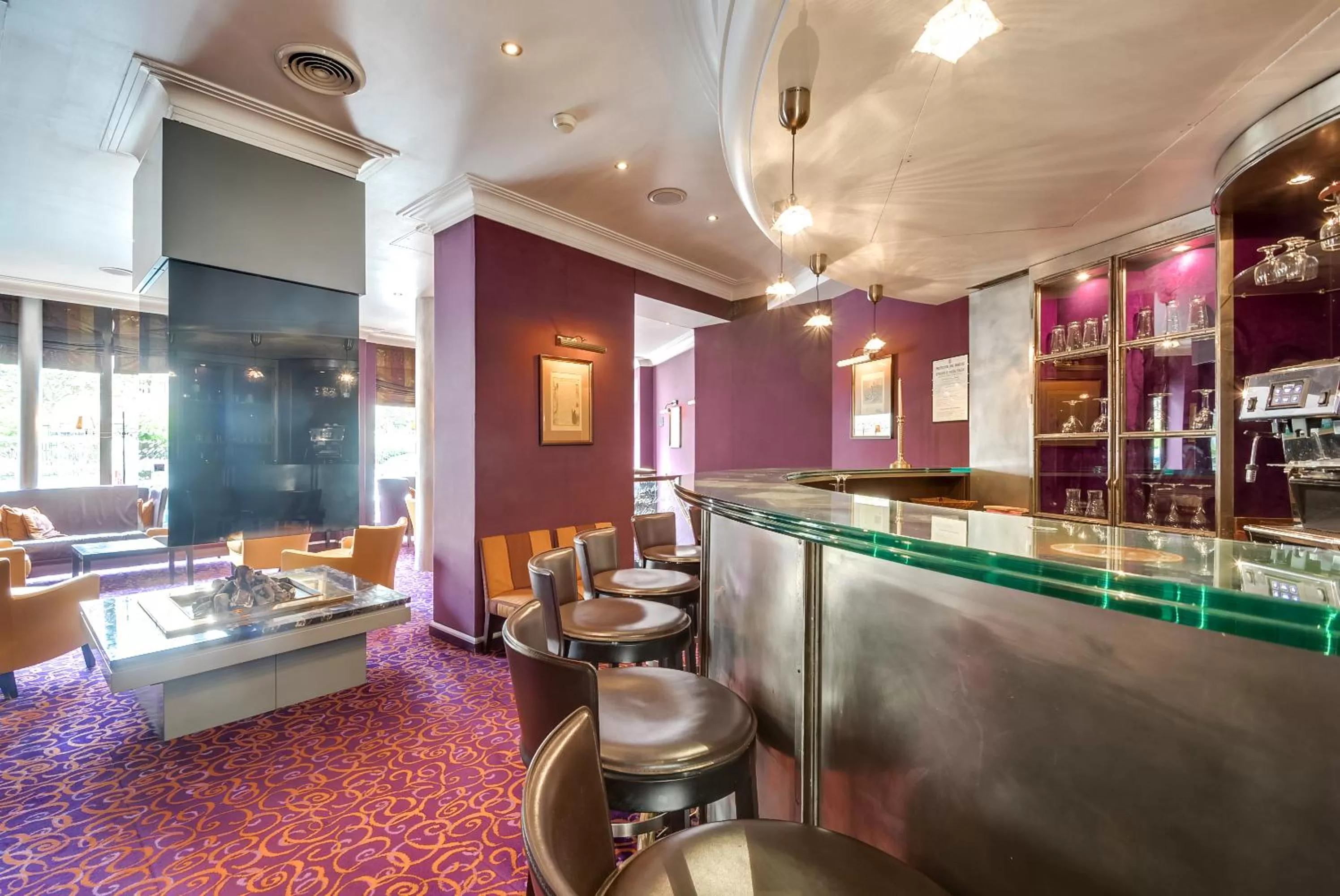 Lounge or bar in Villa Lutèce Port Royal
