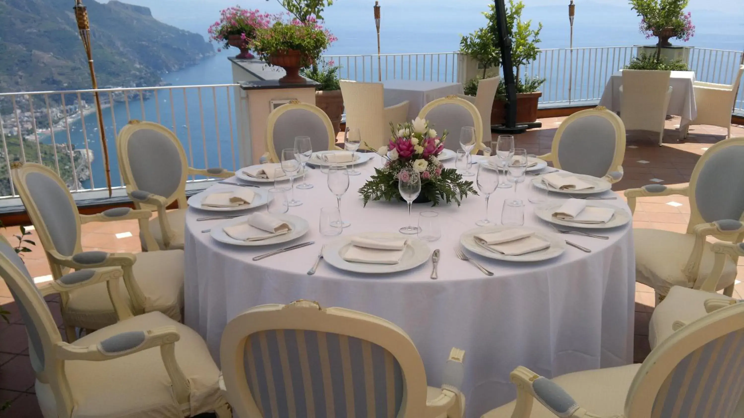 Banquet/Function facilities, Restaurant/Places to Eat in Hotel Villa Fraulo