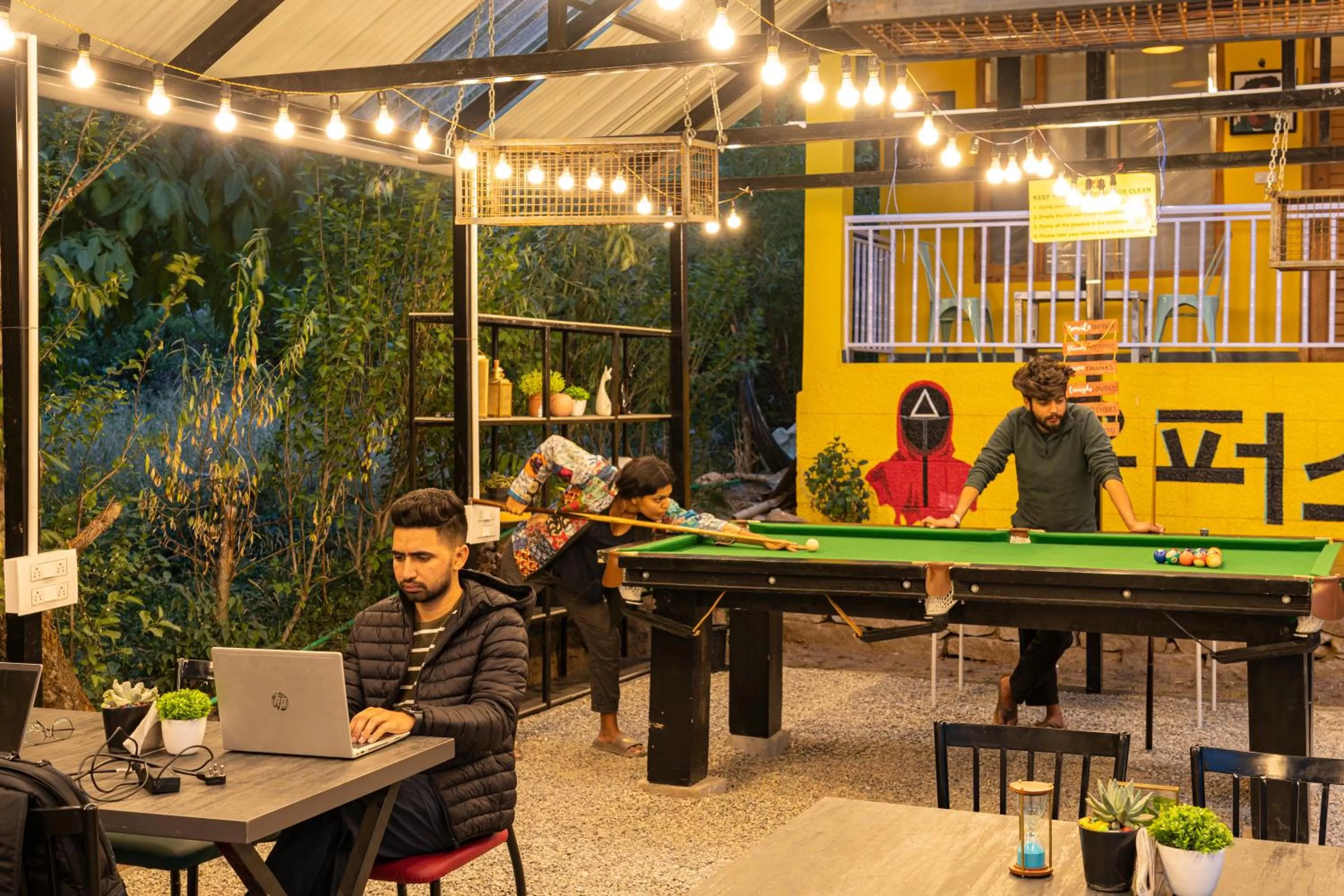 Whoopers Hostel Manali