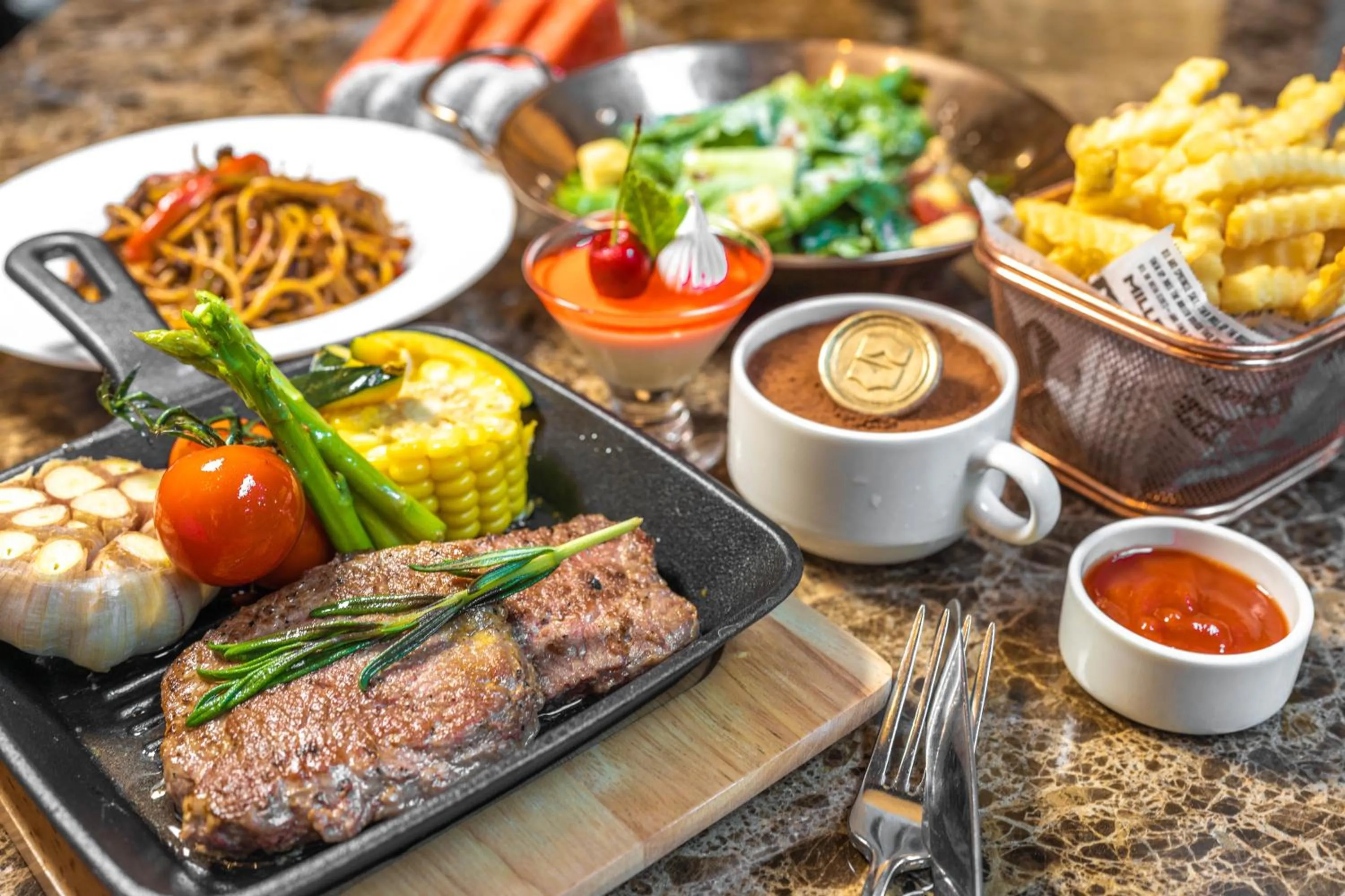 Restaurant/places to eat in Shangri-La Hotel, Wuhan