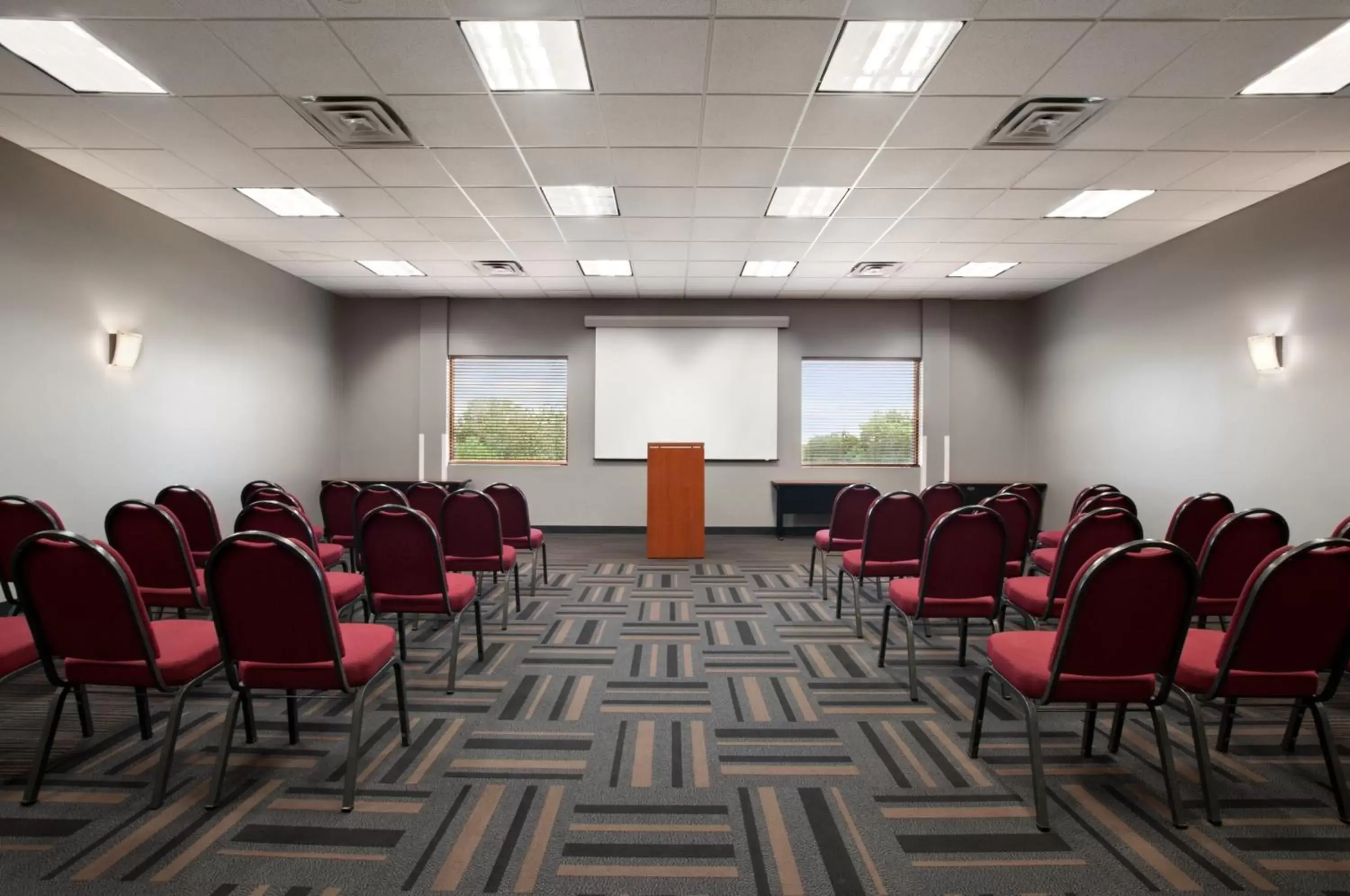 Business facilities in Wingate by Wyndham and Williamson Conference Center