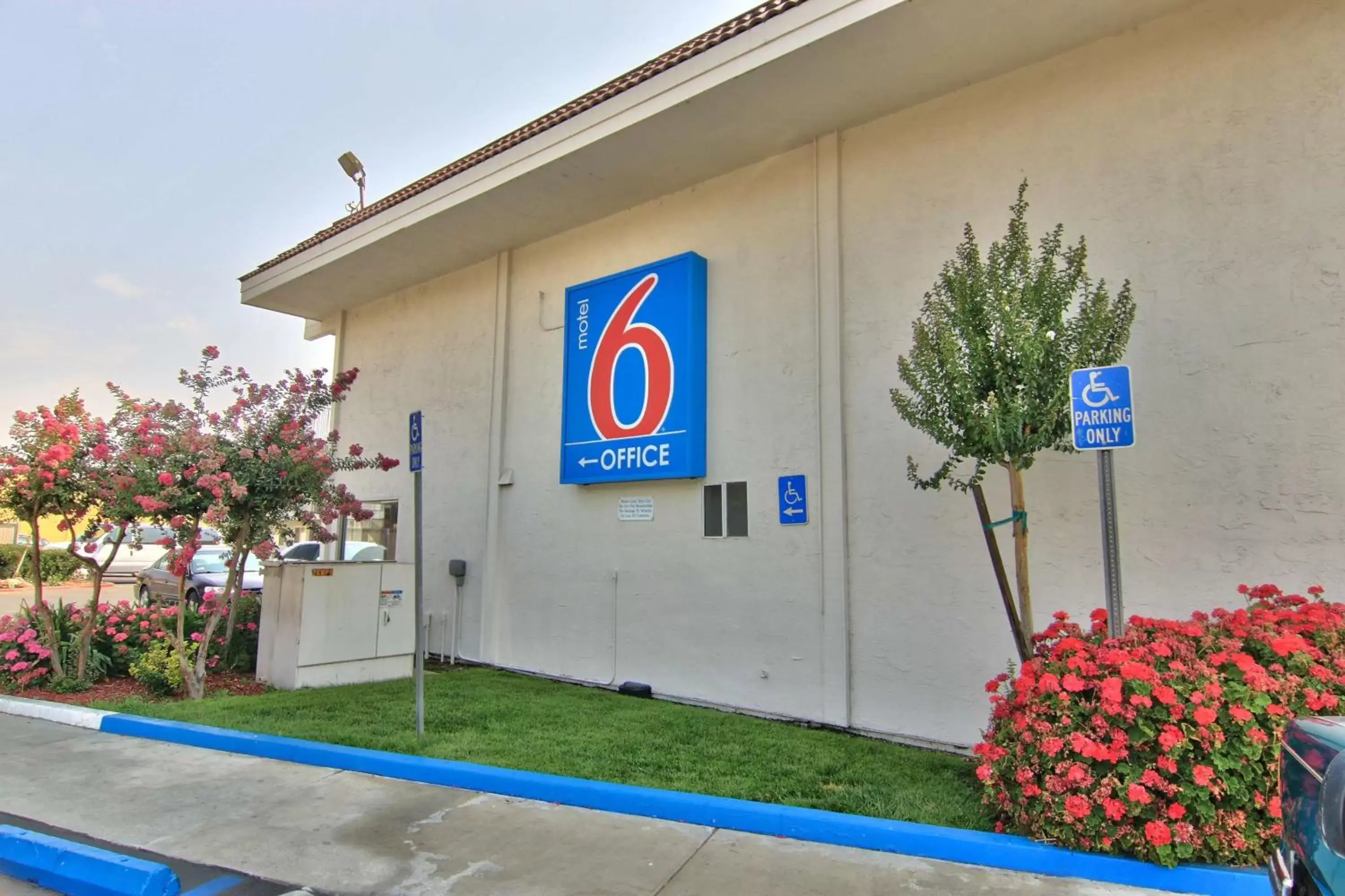 Property building in Motel 6-Sacramento, CA - Old Sacramento North