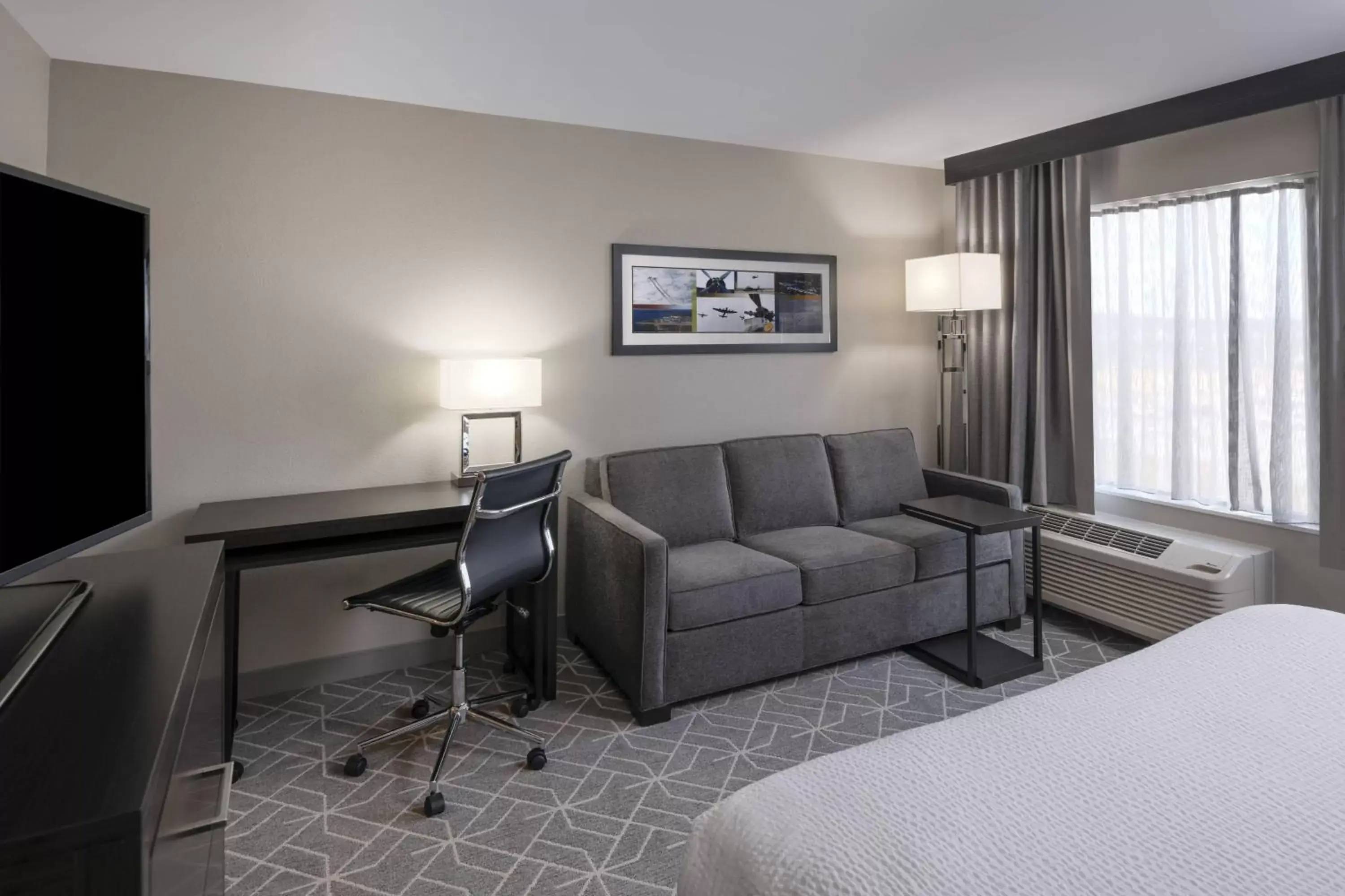 Bedroom, Seating Area in TownePlace Suites by Marriott Providence North Kingstown