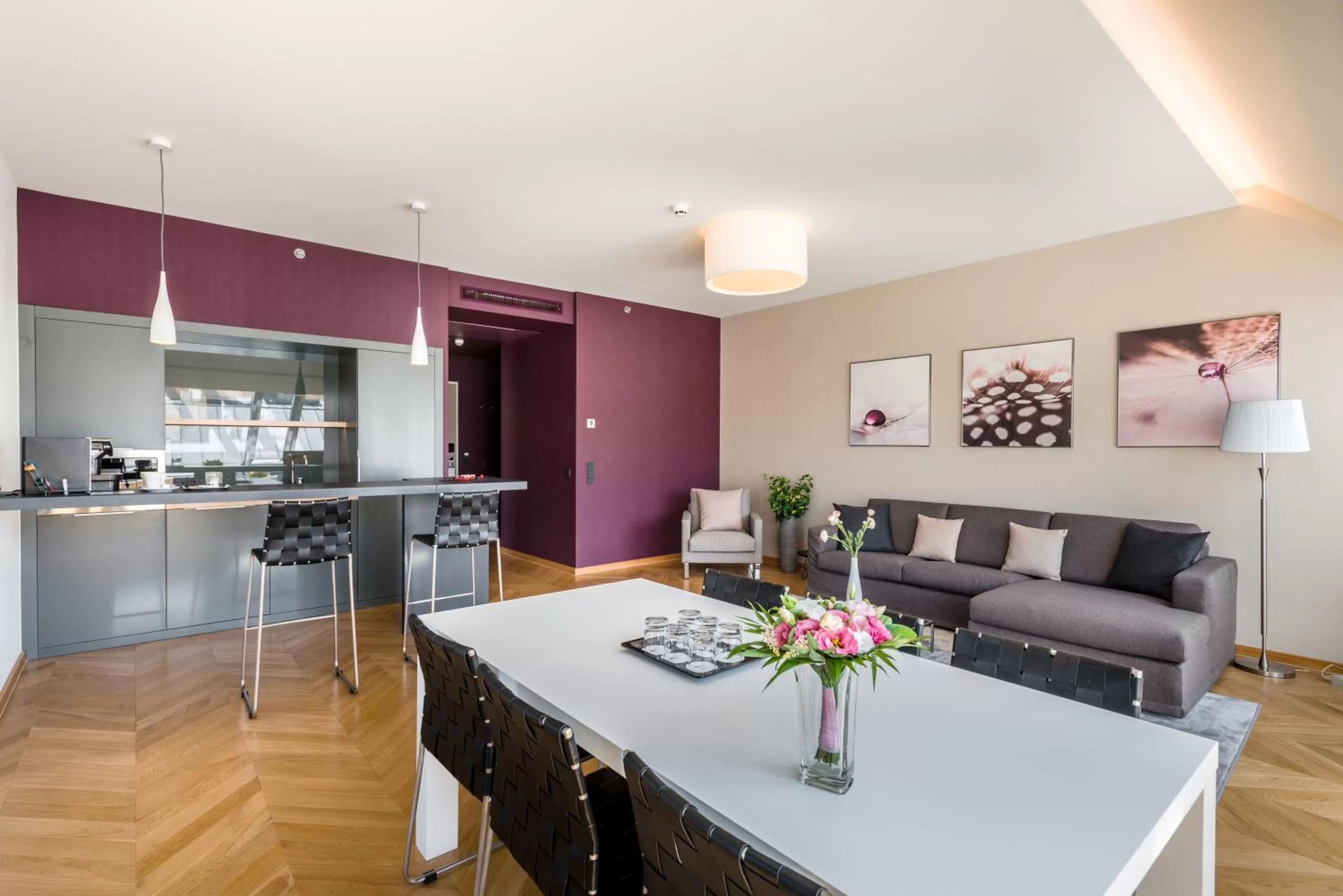 Dining area in Hotel Moments Budapest by Continental Group