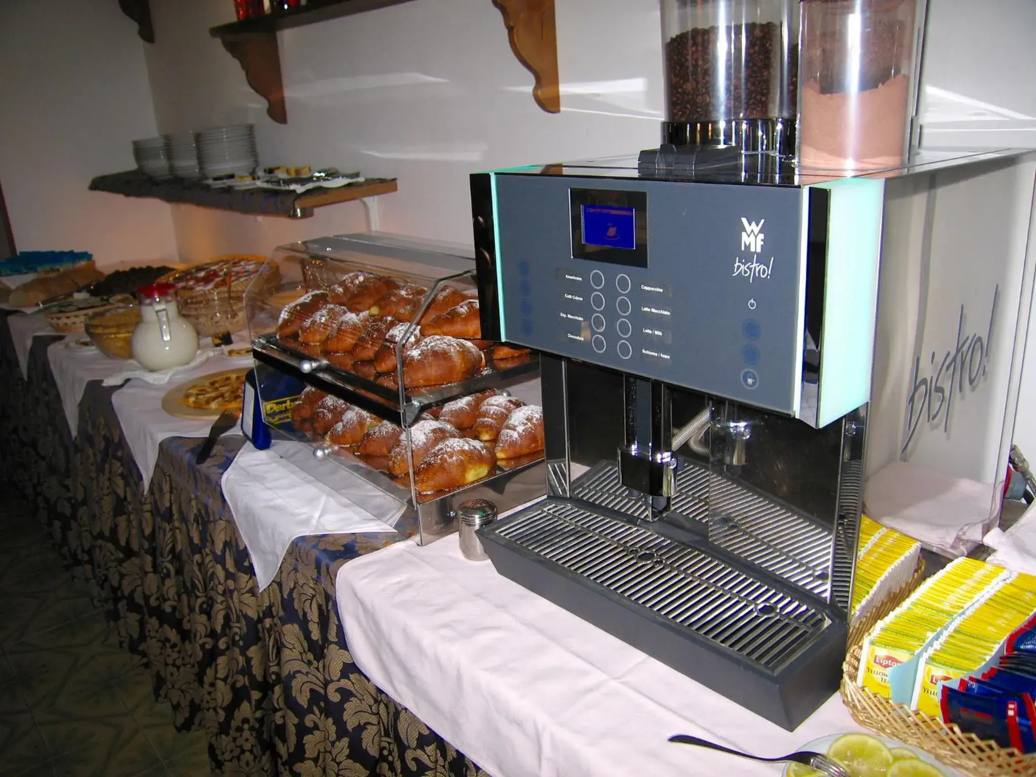 Buffet breakfast in Mon Repos