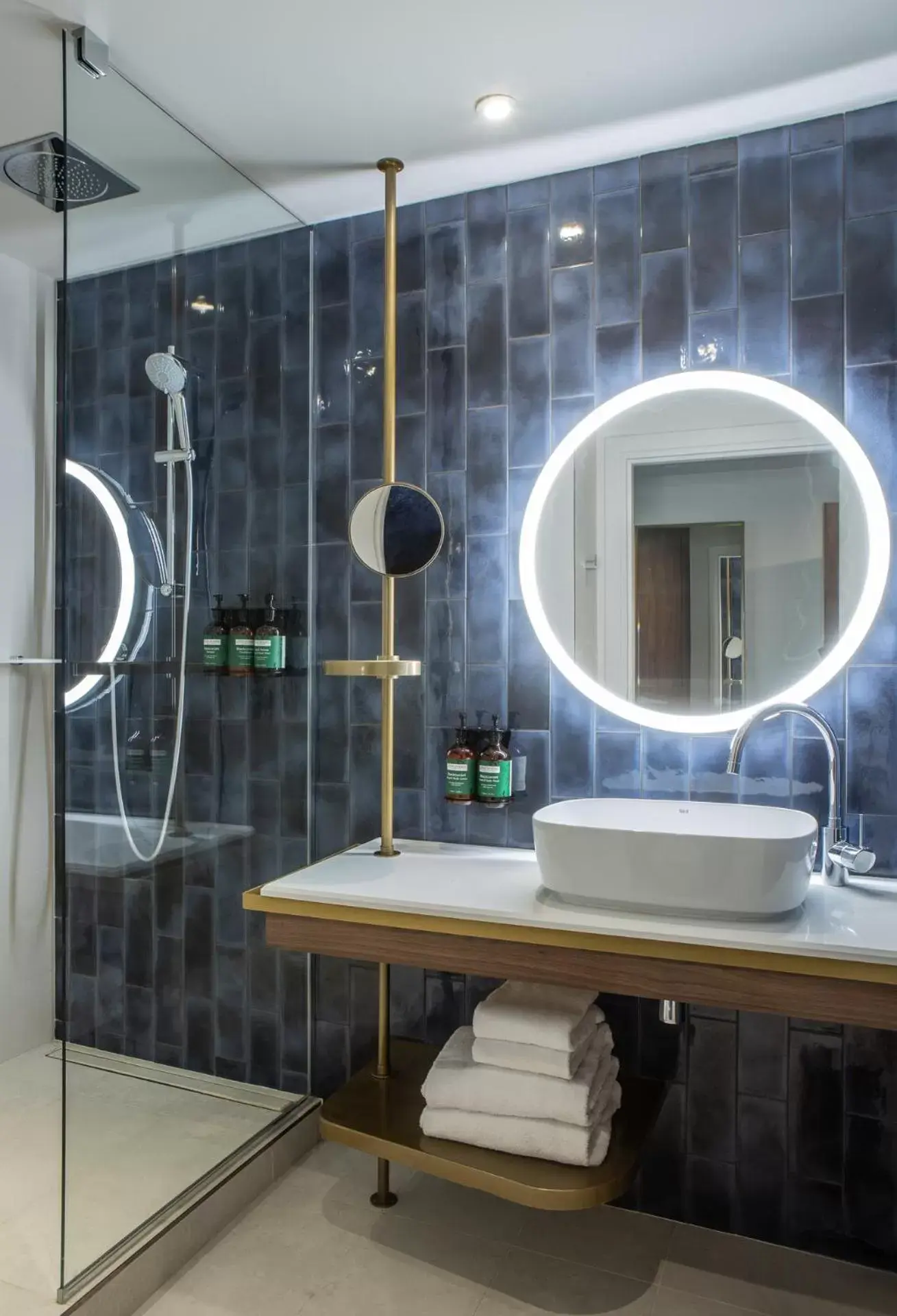 Standard King Room - Disability Access in Crowne Plaza - Nice - Grand Arenas by IHG Standard King Room - Disability Access in Crowne Plaza - Nice - Grand Arenas by IHG