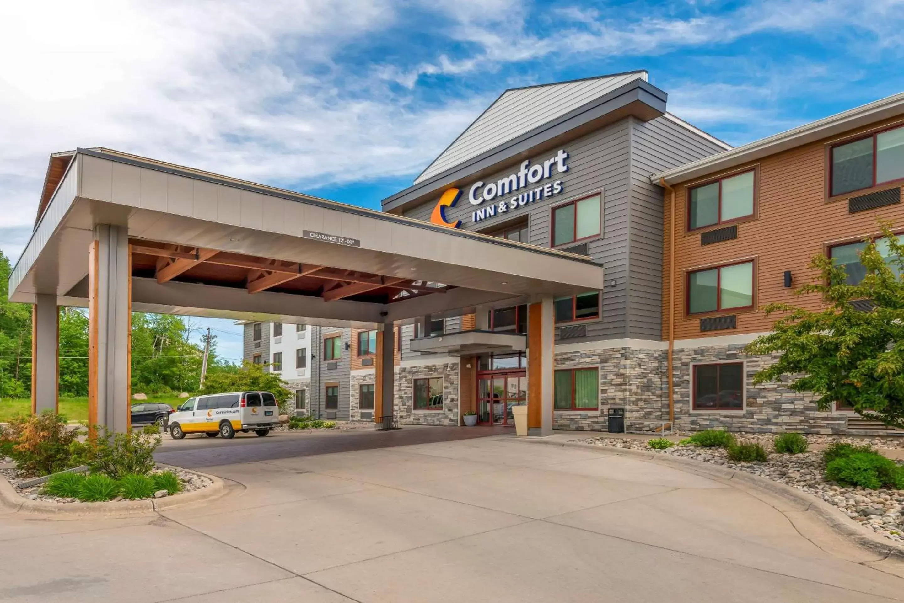 Property building in Comfort Inn & Suites Mountain Iron and Virginia