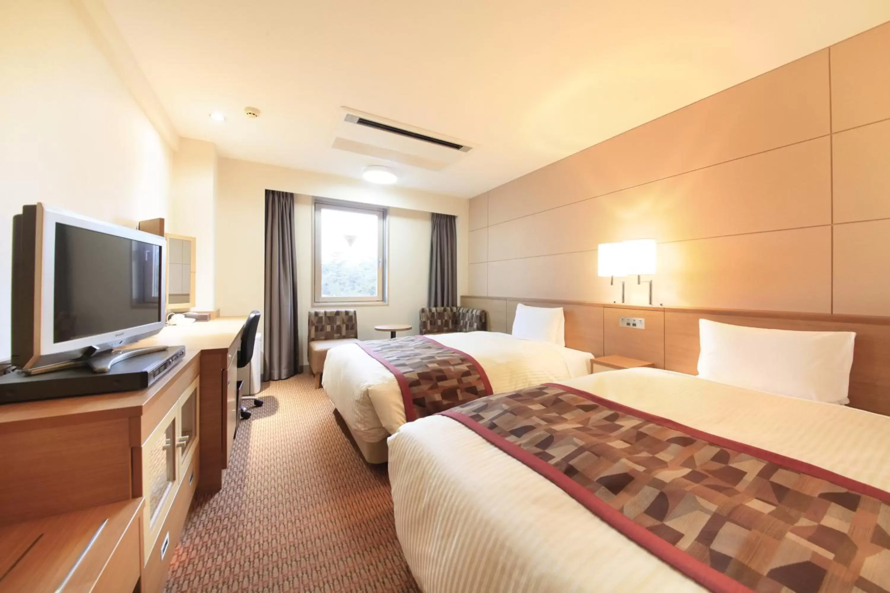 Superior Twin Room with Castle View - Smoking in Vessel Inn Fukuyama Station Superior Twin Room with Castle View - Smoking in Vessel Inn Fukuyama Station