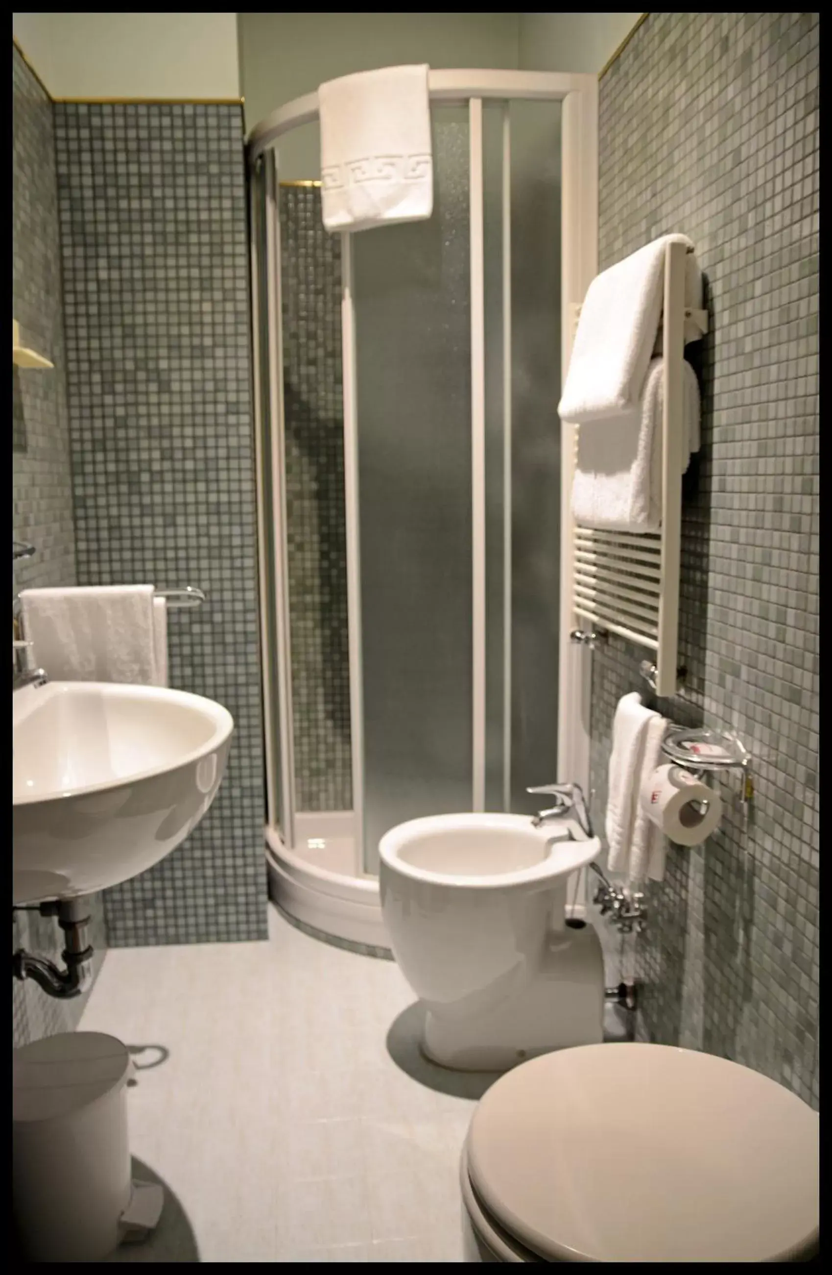 Shower, Bathroom in Liliumhotel