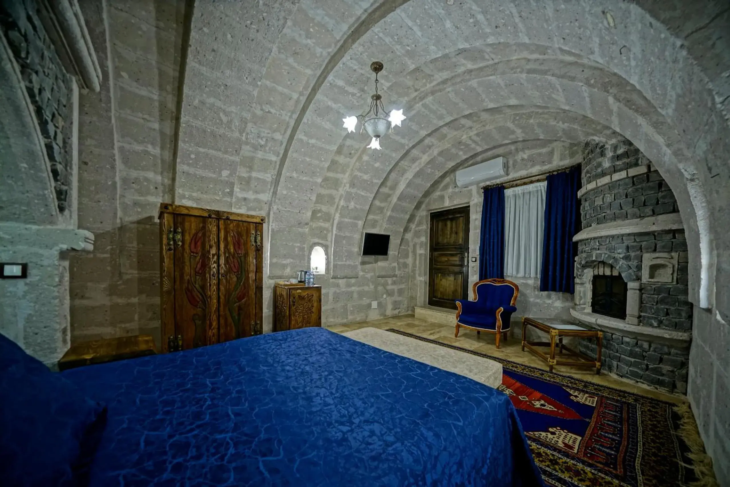 Seating area in Holiday Cave Hotel