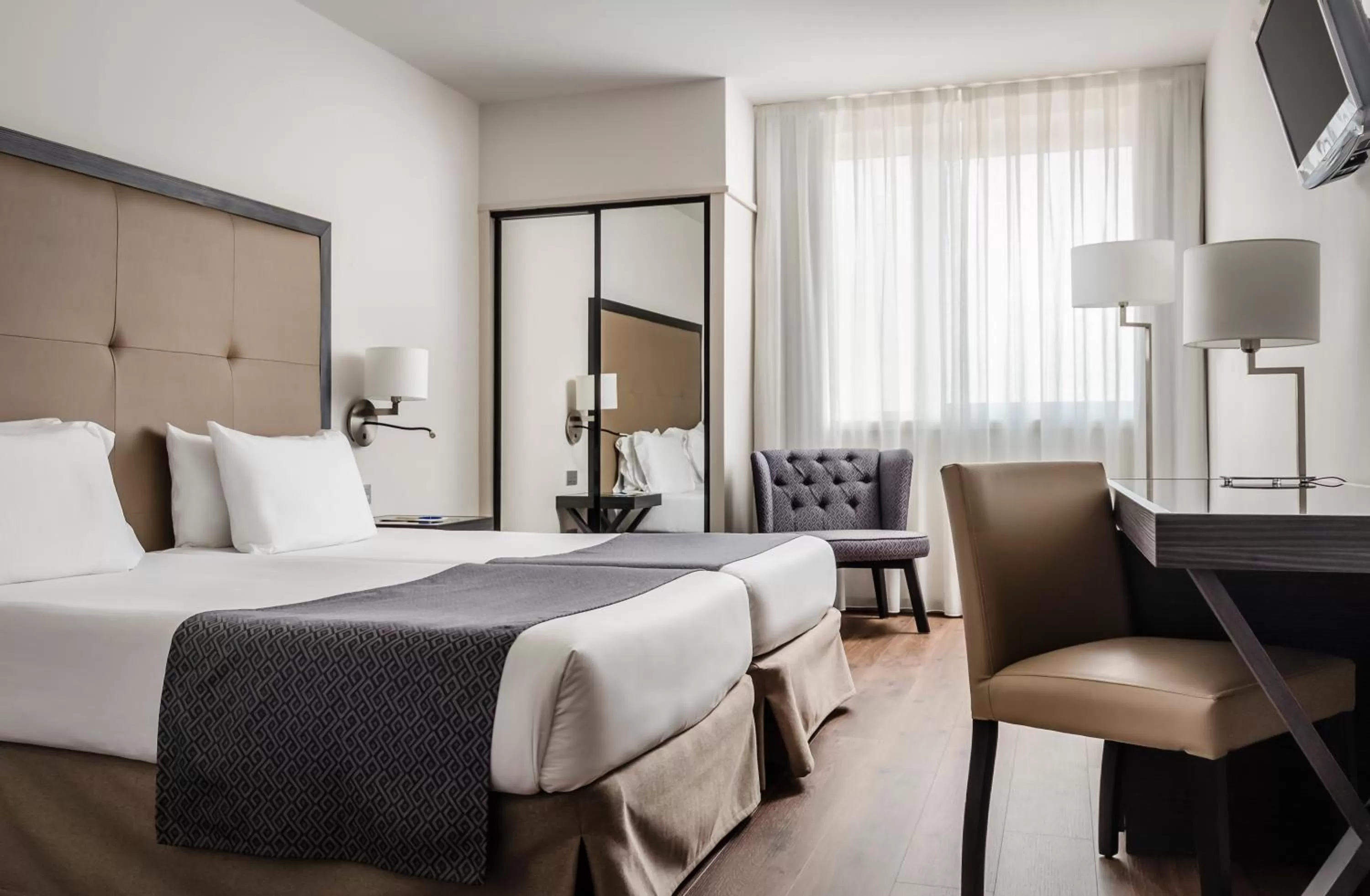 Photo of the whole room, Bed in Exe Parc del Vallés