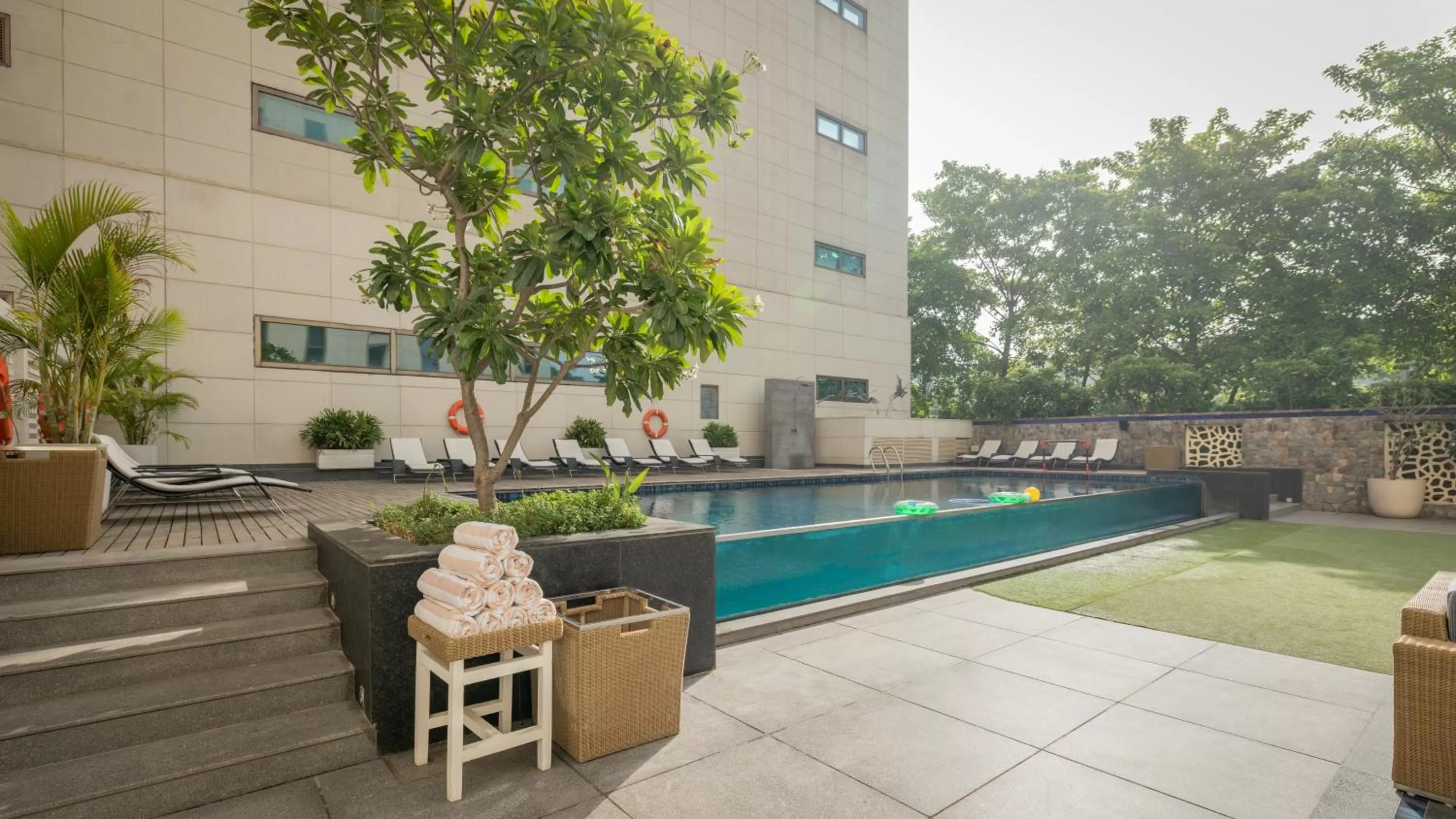 Swimming pool in ibis New Delhi Aerocity - An Accor Brand
