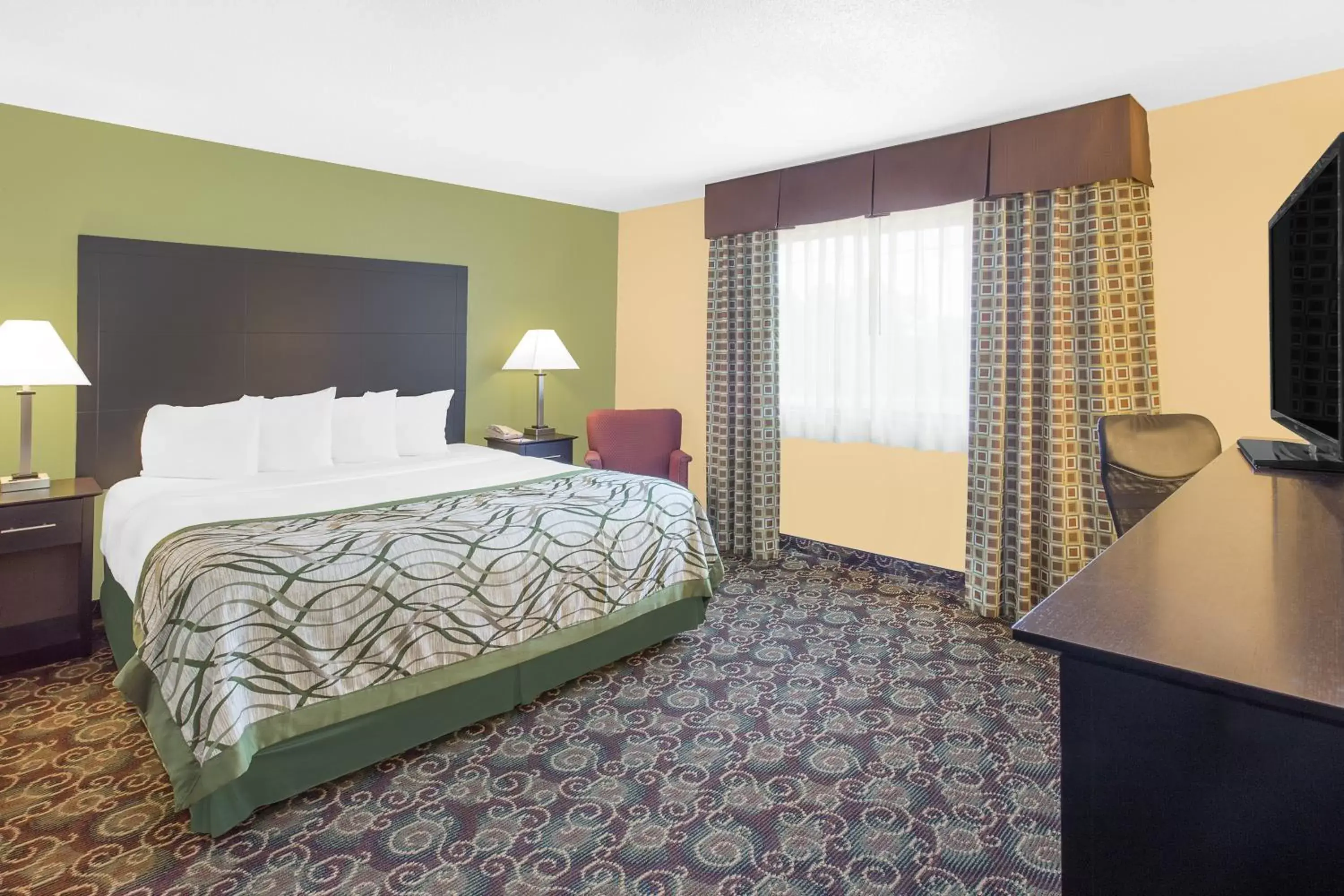 Bed, Room Photo in Baymont by Wyndham Holland