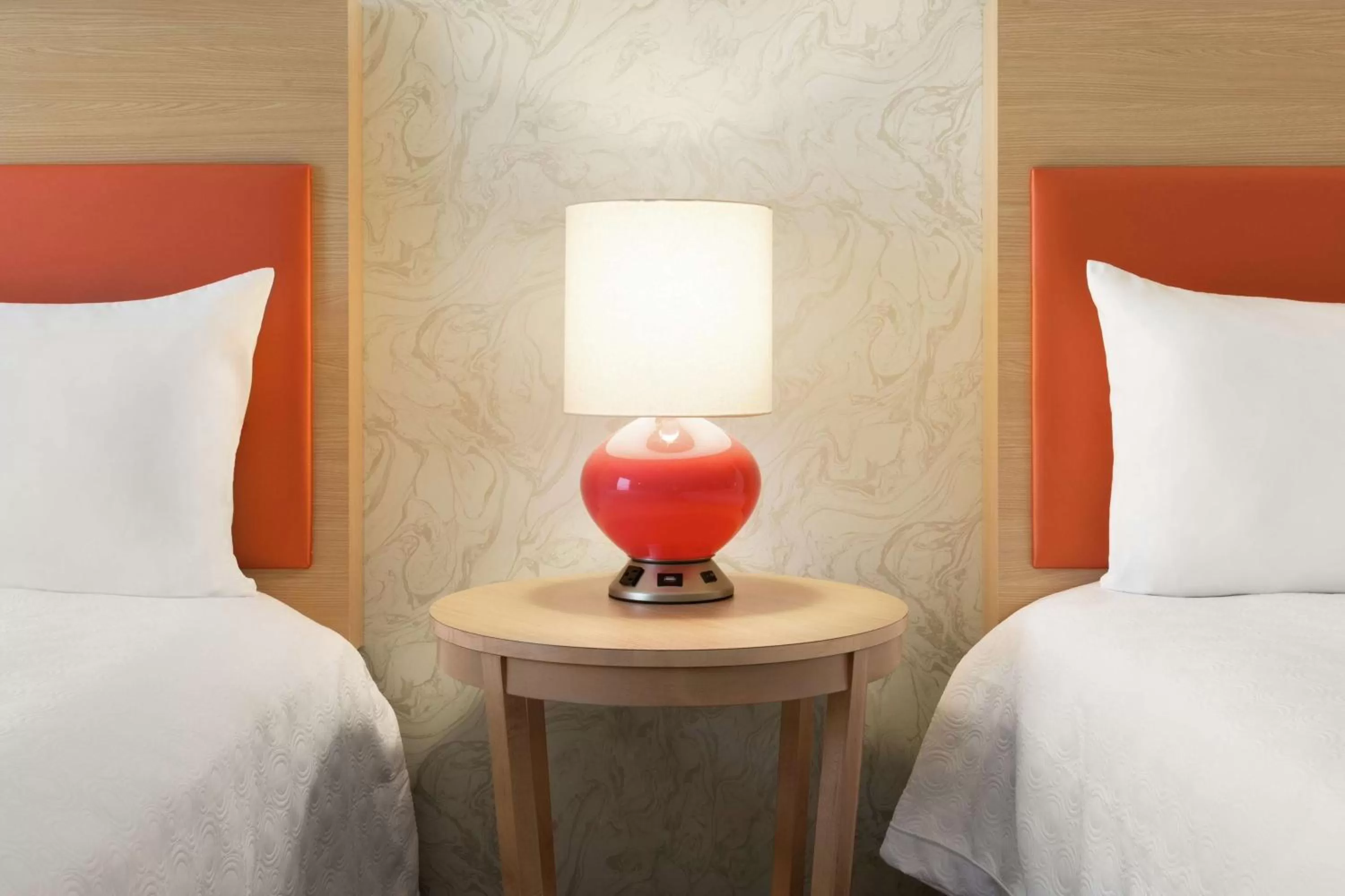 Bed in Home2 Suites By Hilton Florence Cincinnati Airport South