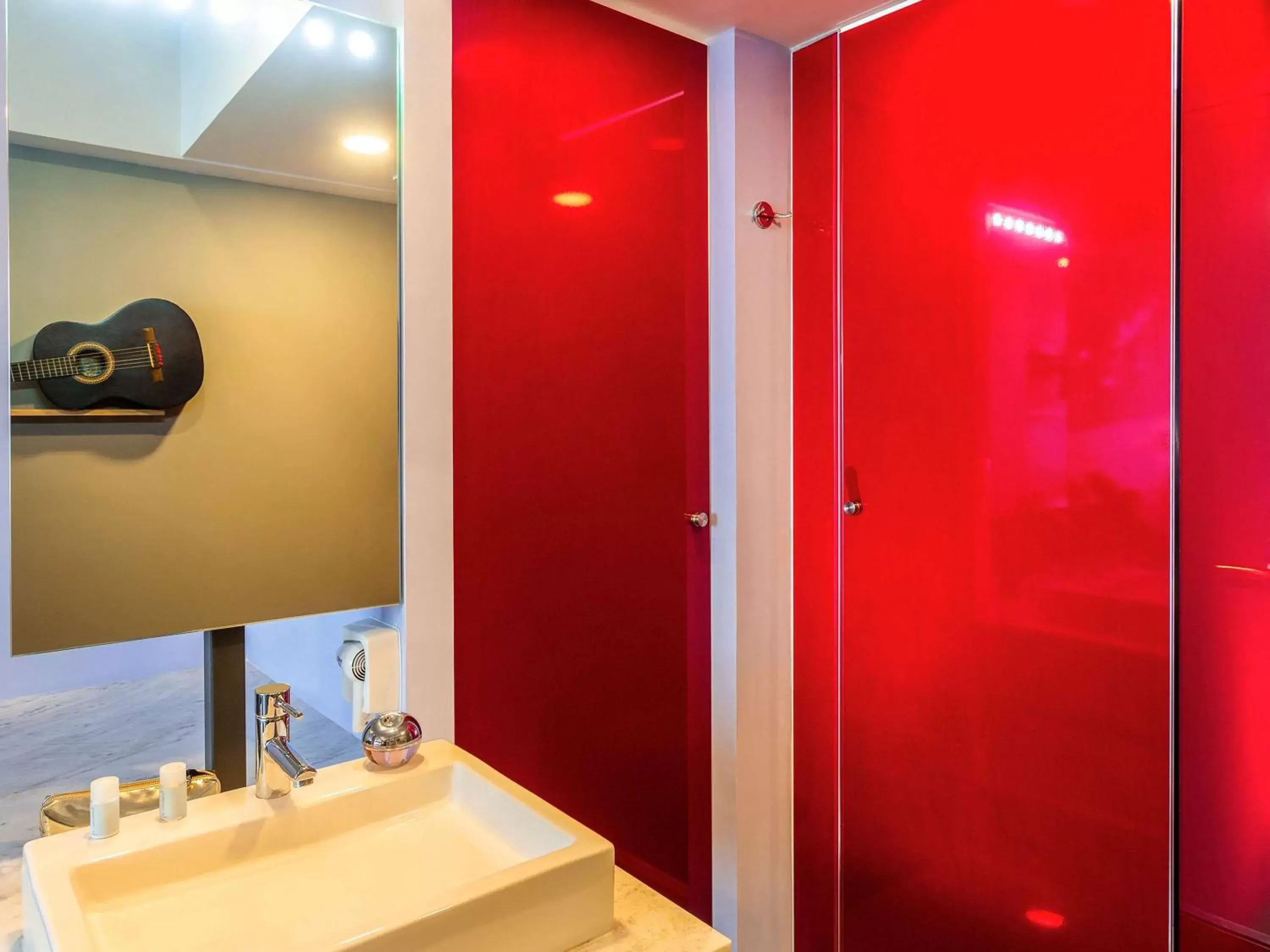 Bedroom, Bathroom in Ibis Styles Merida Galerias
