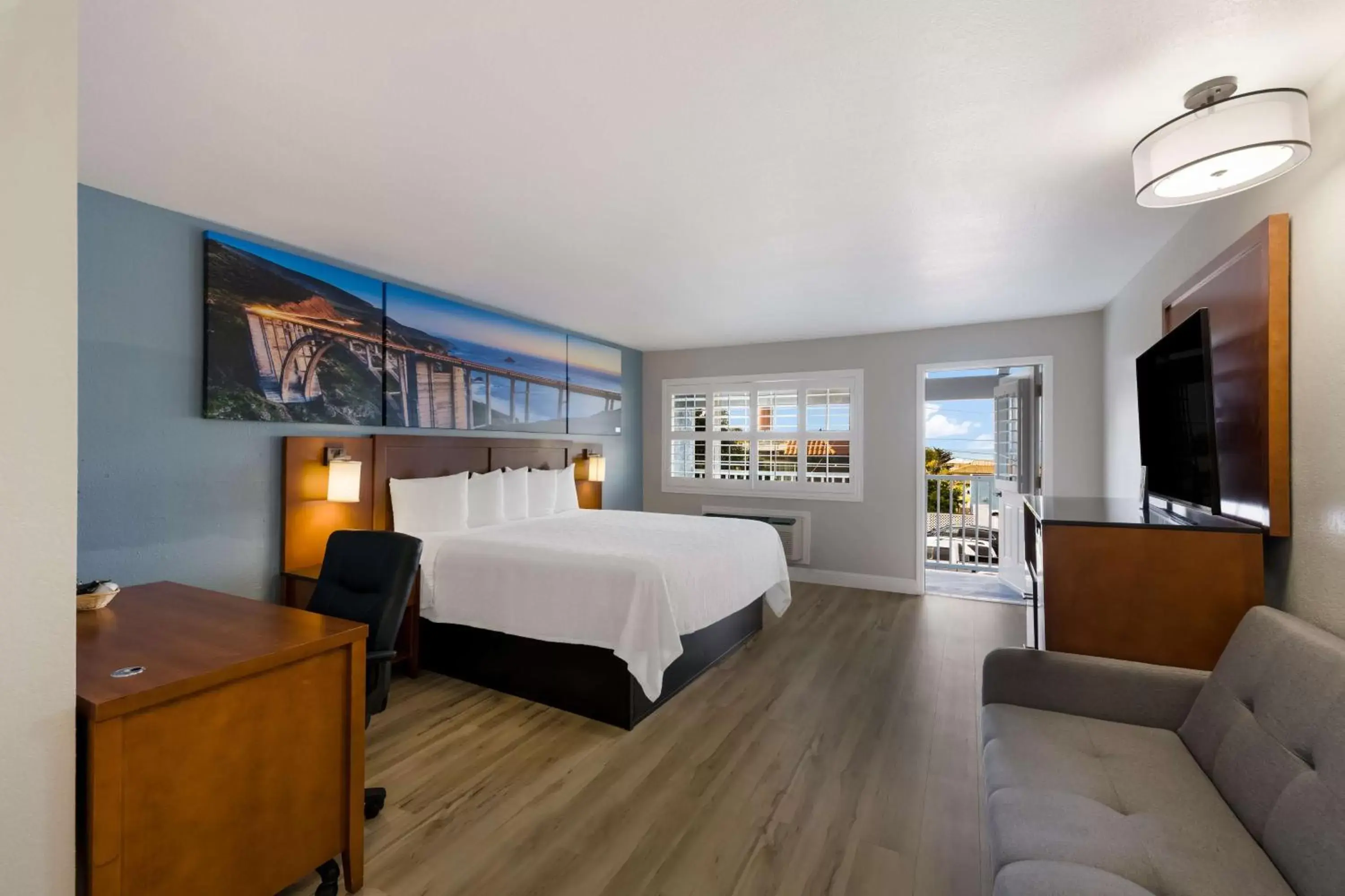 Bedroom, Bed in Pacific Coast Roadhouse - SureStay Collection by Best Western