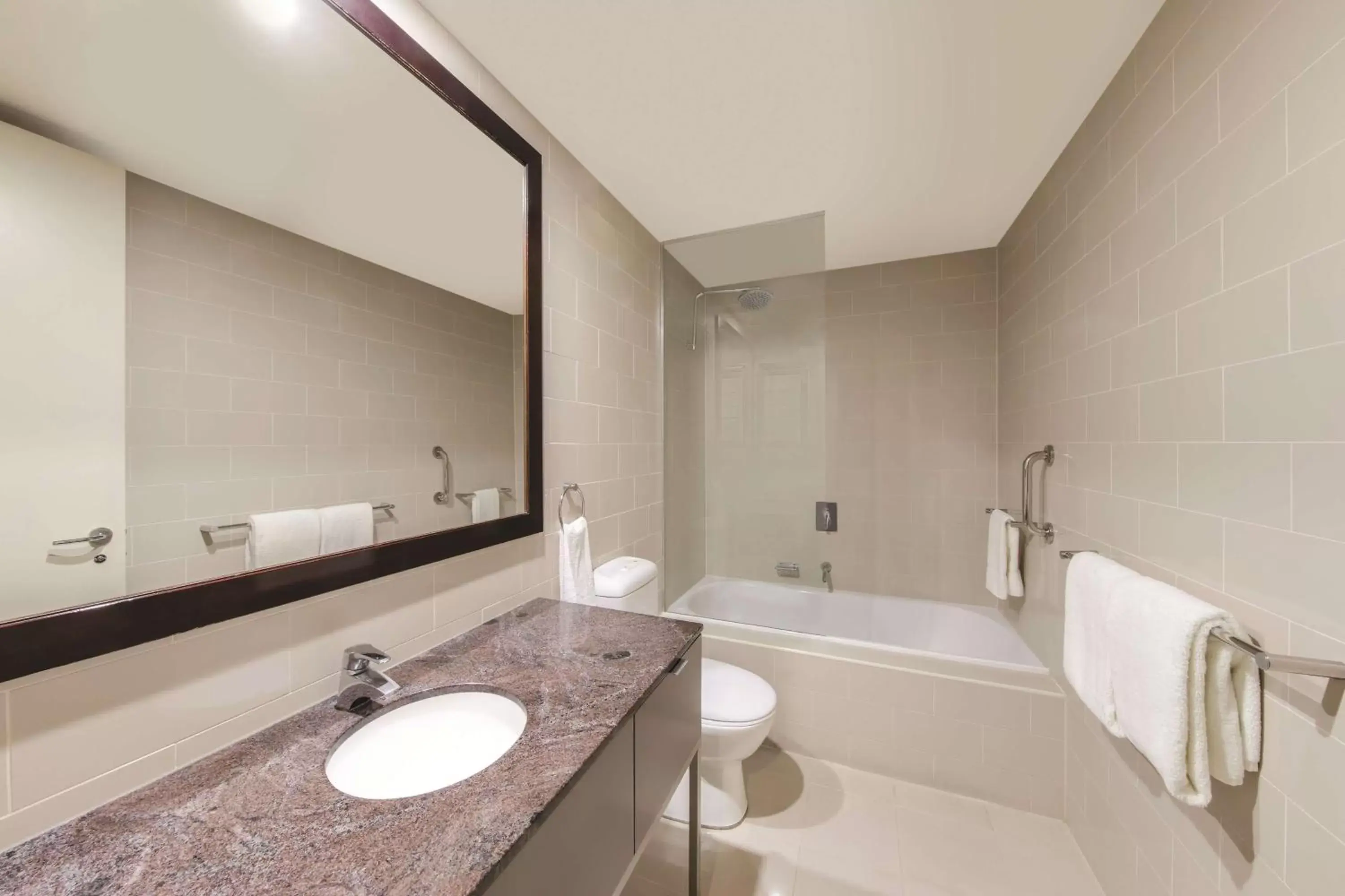 Toilet, Bathroom in Adina Apartment Hotel Adelaide Treasury