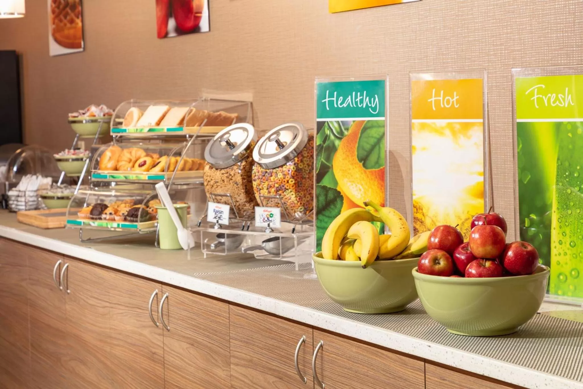 Breakfast in Quality Inn & Suites Windsor - Downtown