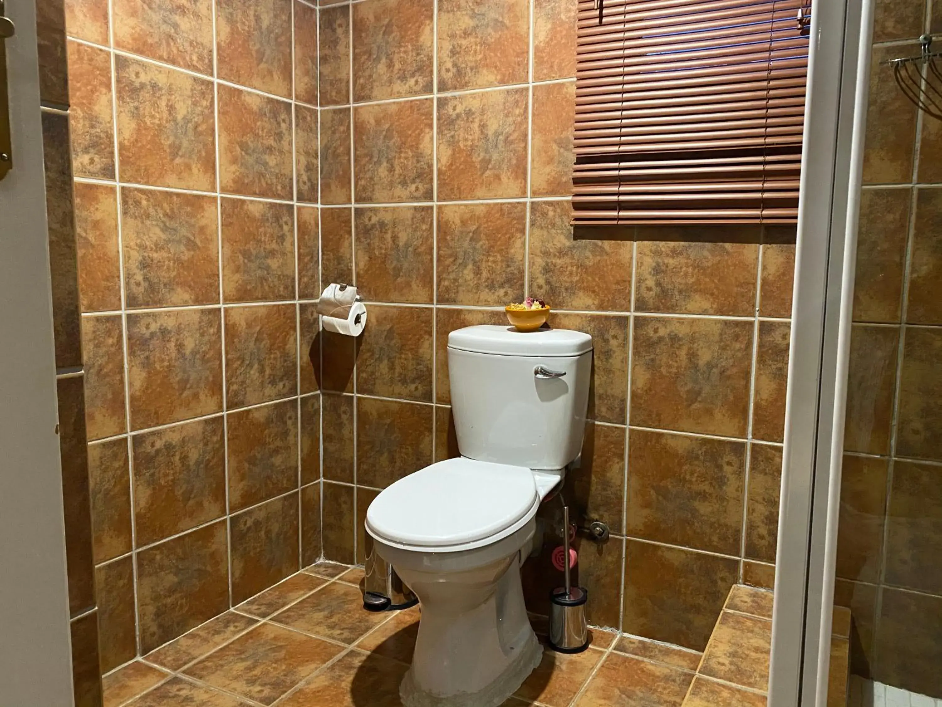 Toilet, Bathroom in Marion Lodge