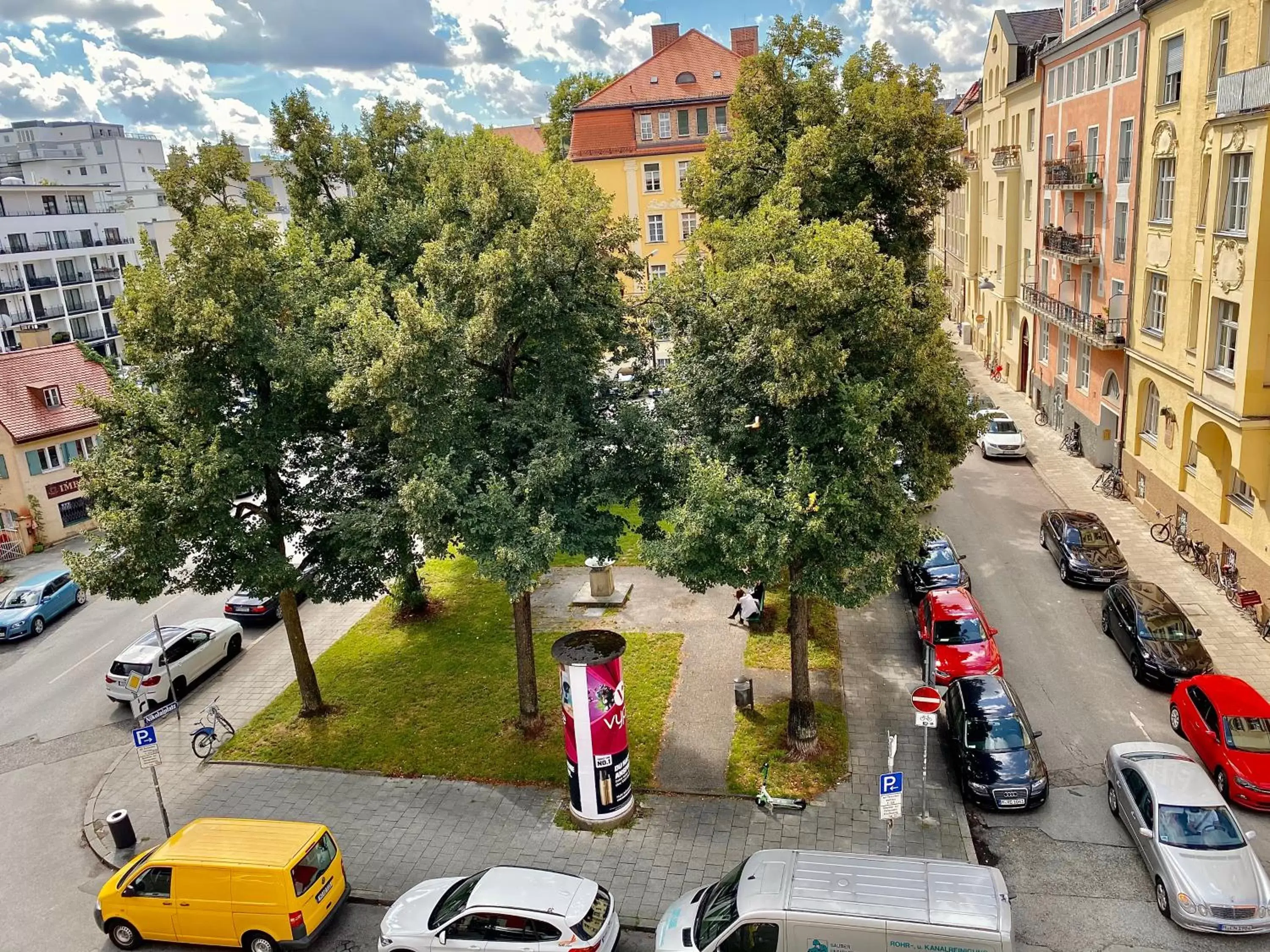 Quiet street view in Das Nikolai Hotel