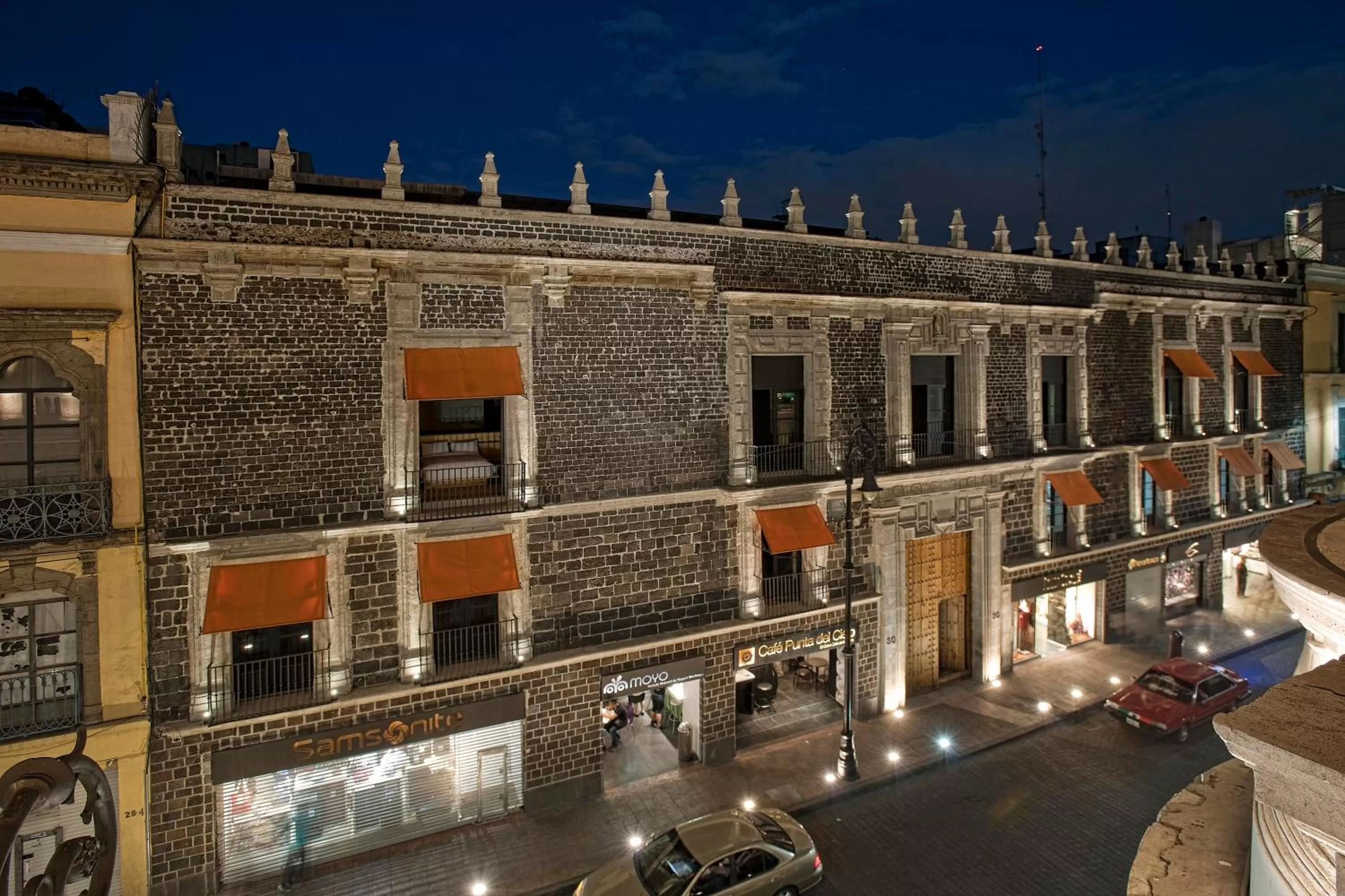 Area and facilities in Downtown Mexico