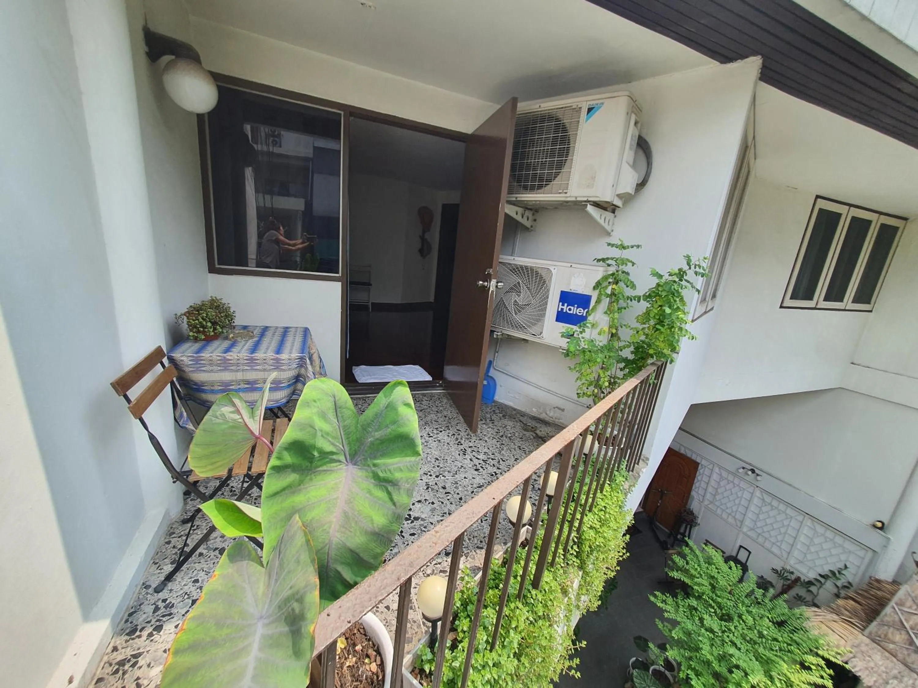 Home 16  (Hostel 16)