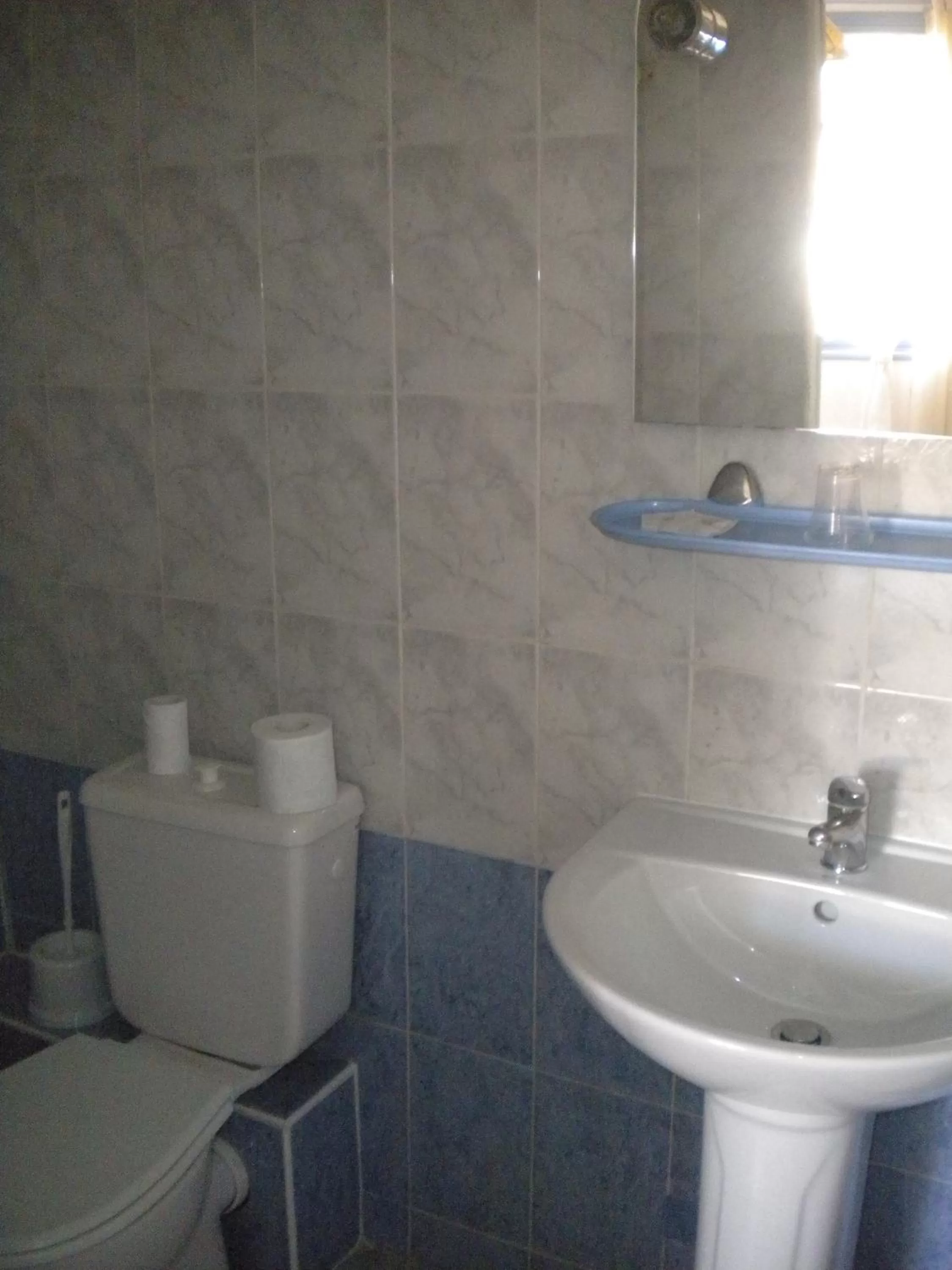 Bathroom in L 'Acropole